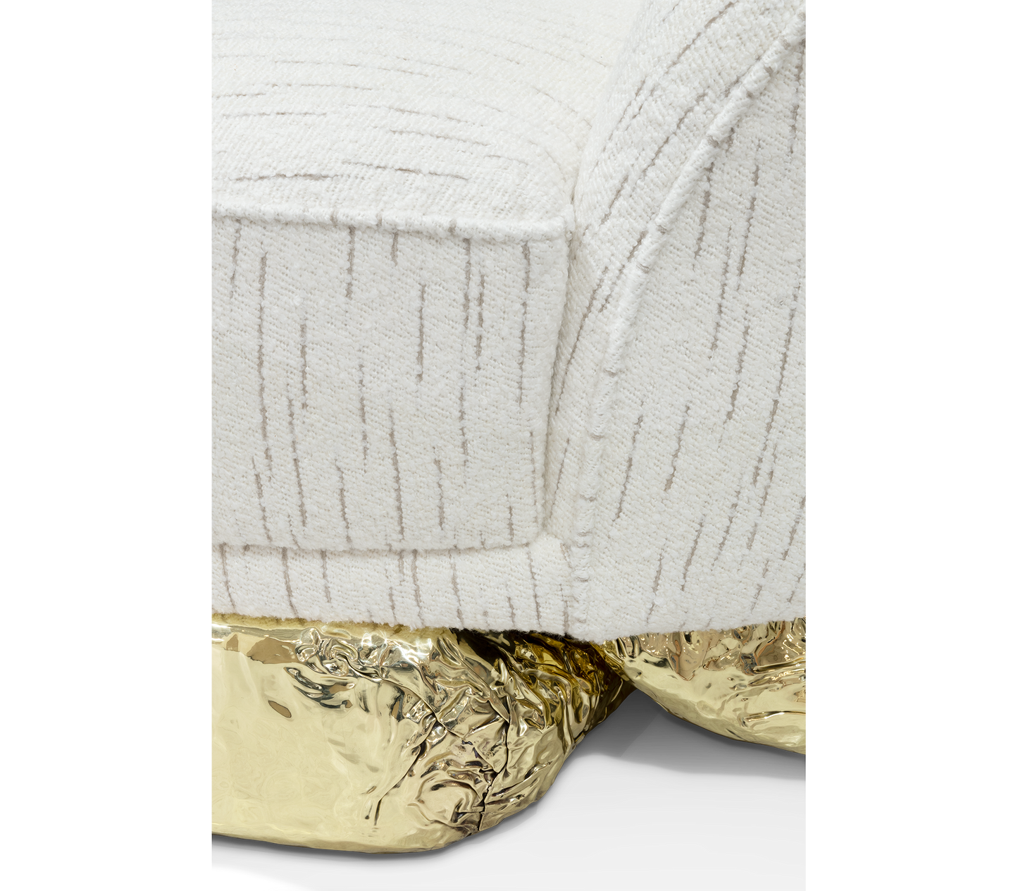 Luxurious Brass hammering technique angra armchair