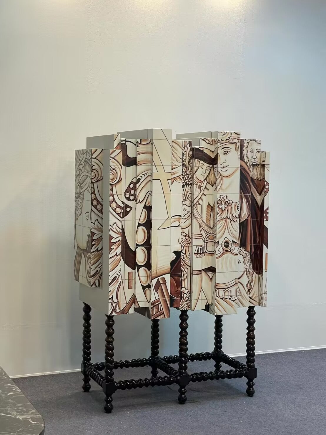 D. HERITAGE Luxury and high-end irregular creative hand-painted cabinet