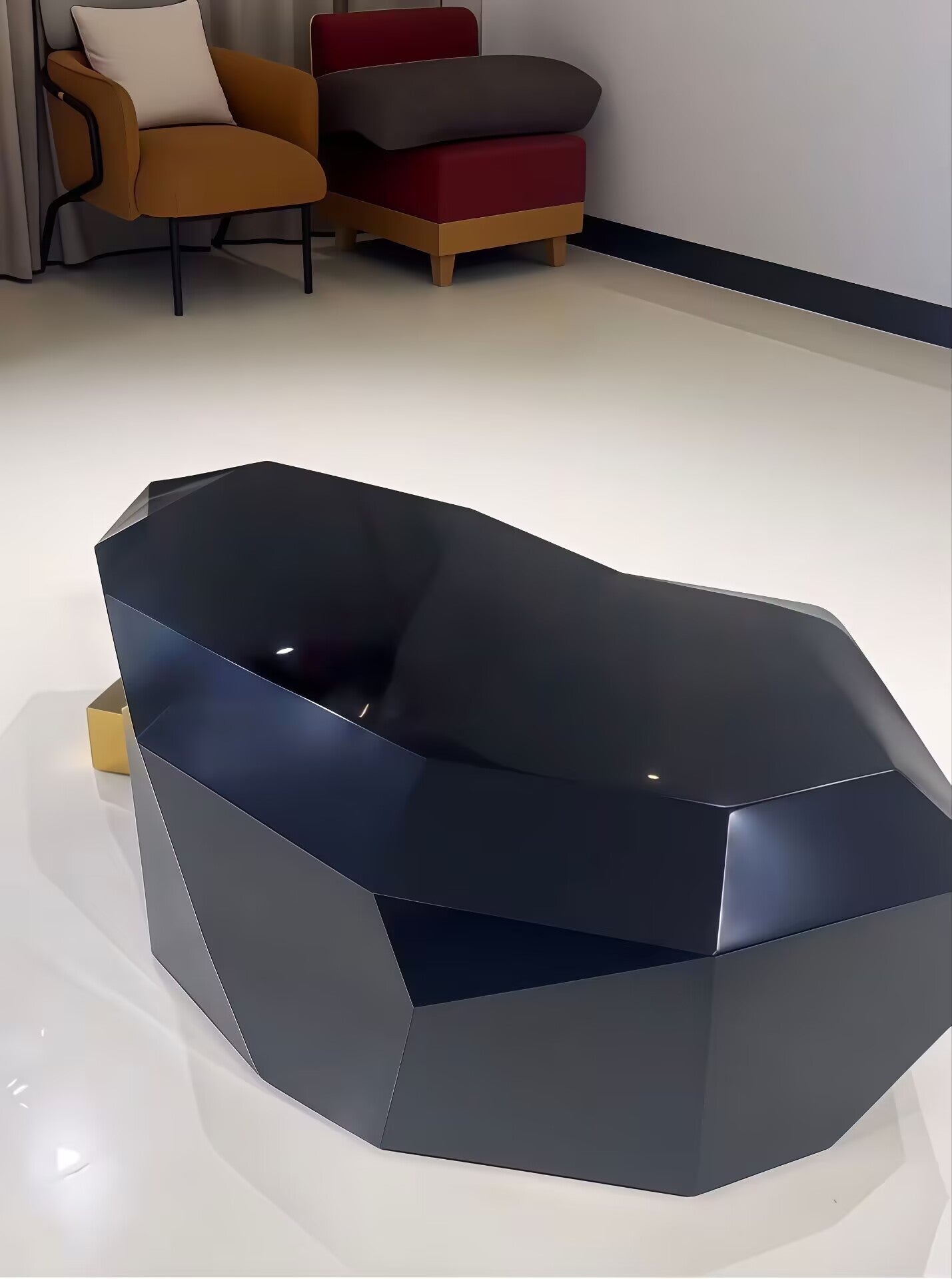 طاولة وسطى فاخرة من المعدن بتصميم إبداعي غير منتظم من مجموعة DIAMOND 