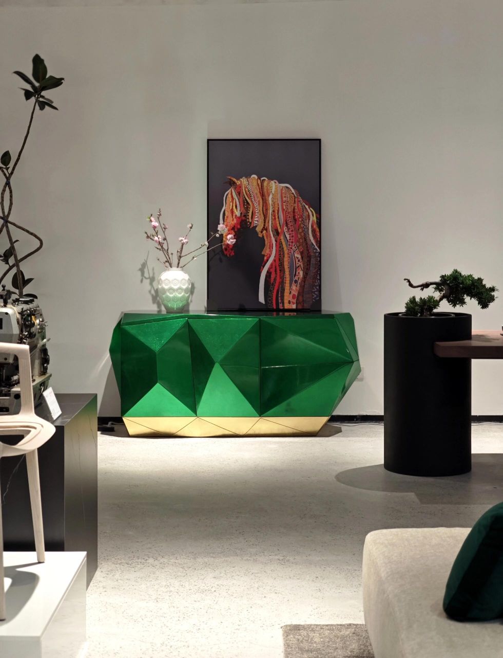 DIAMOND EMERALD Modern light luxury irregular solid wood sideboard