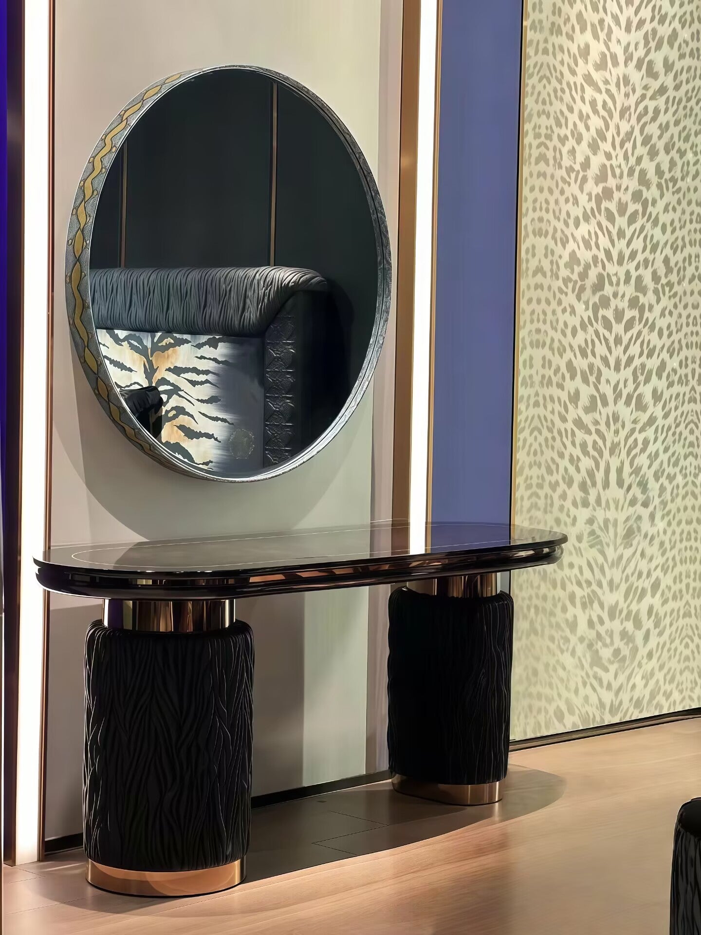 Italian Designer High-End Bedroom Solid Wood Leather Dressing Table