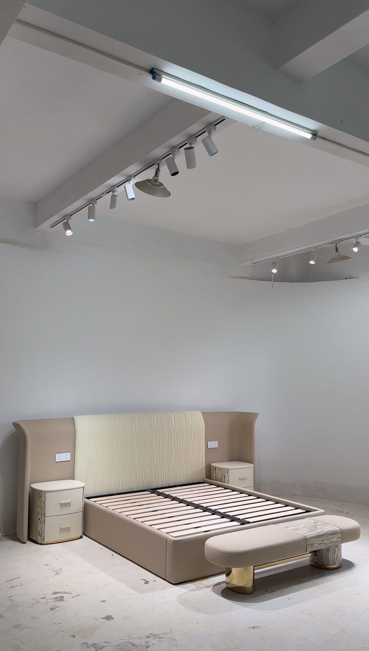 Embroidery Elegant leather designer high-end bed