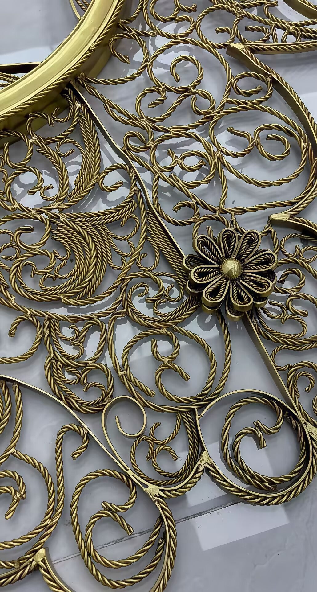 FILIGREE  High-end art wall-mounted pure copper decorative mirror