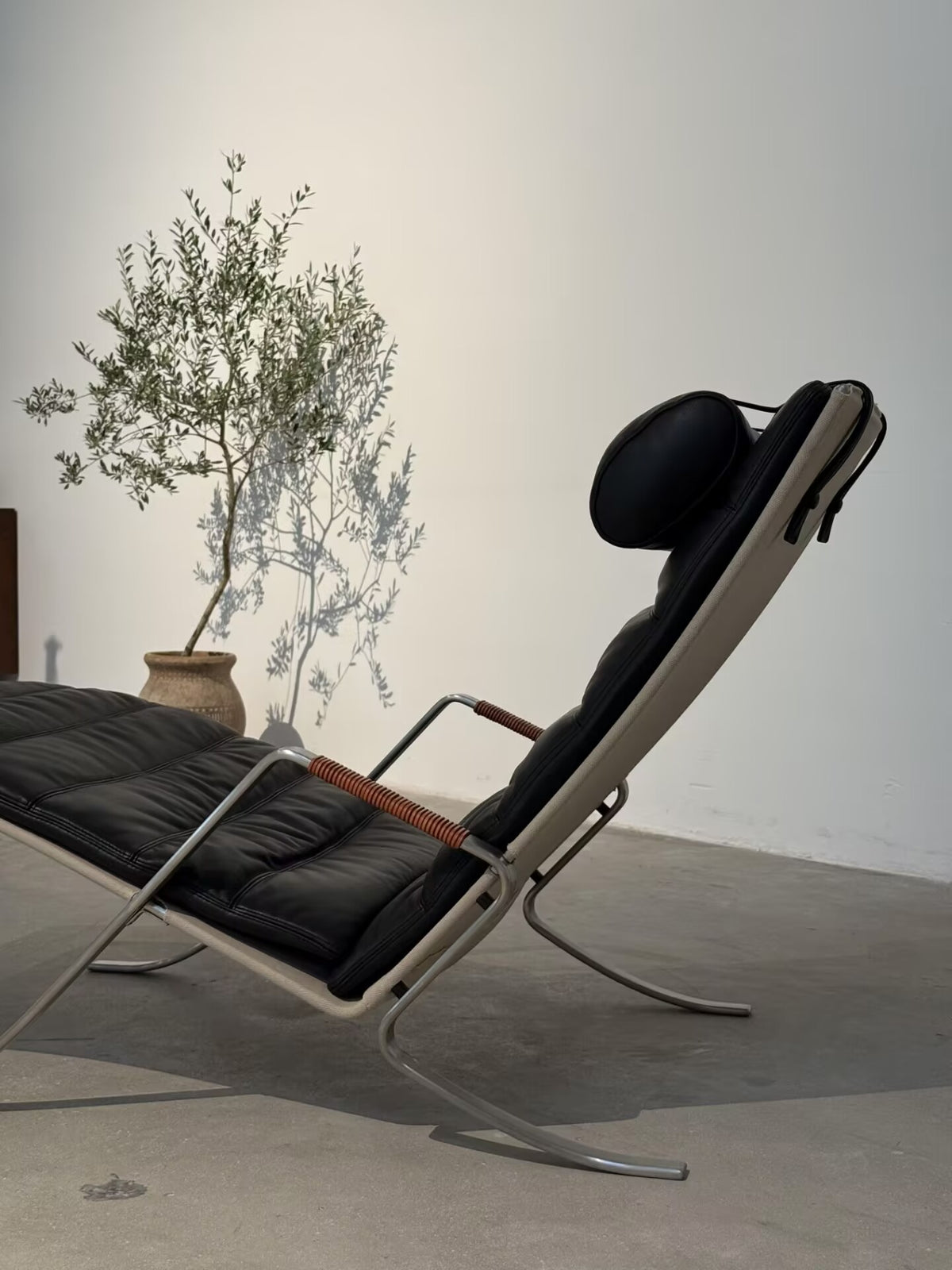 Fk 87 Modern High-End Artistic Leather Grasshopper Lounge Chair