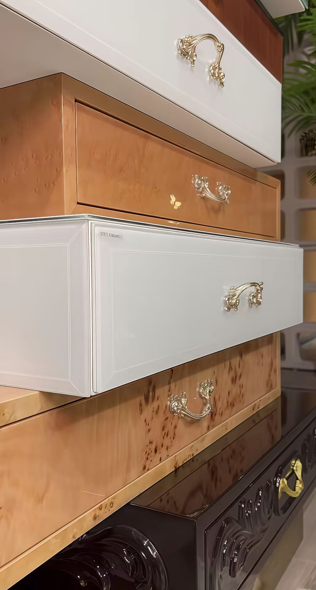 FRANK CHEST Italian light luxury creative solid wood irregular cabinet