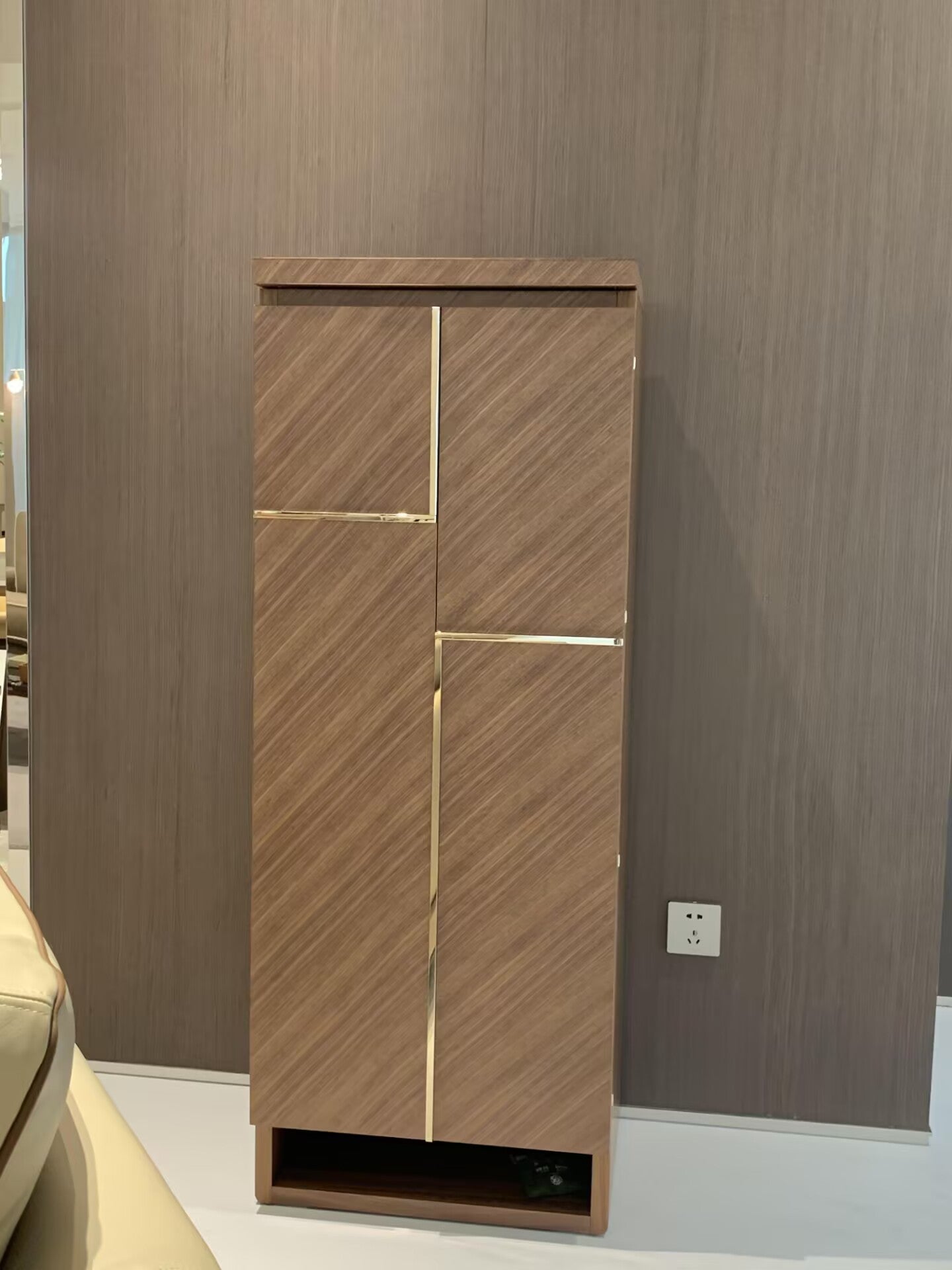 Gioia Upscale Designer Rectangle Solid Wood Jewelry Cabinet