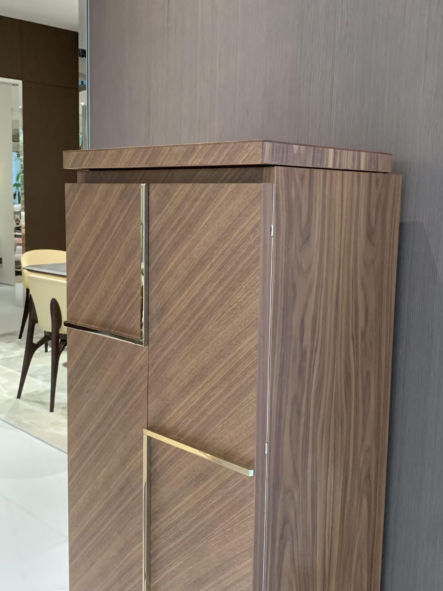 Gioia Upscale Designer Rectangle Solid Wood Jewelry Cabinet