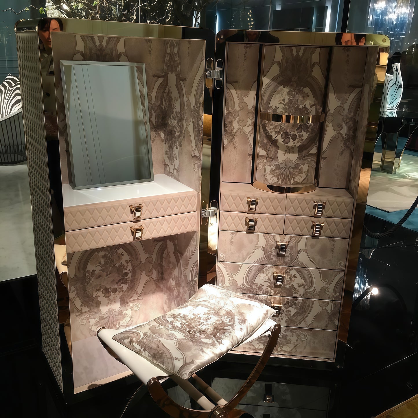 Grandtour Classic high-end jewelry cabinet