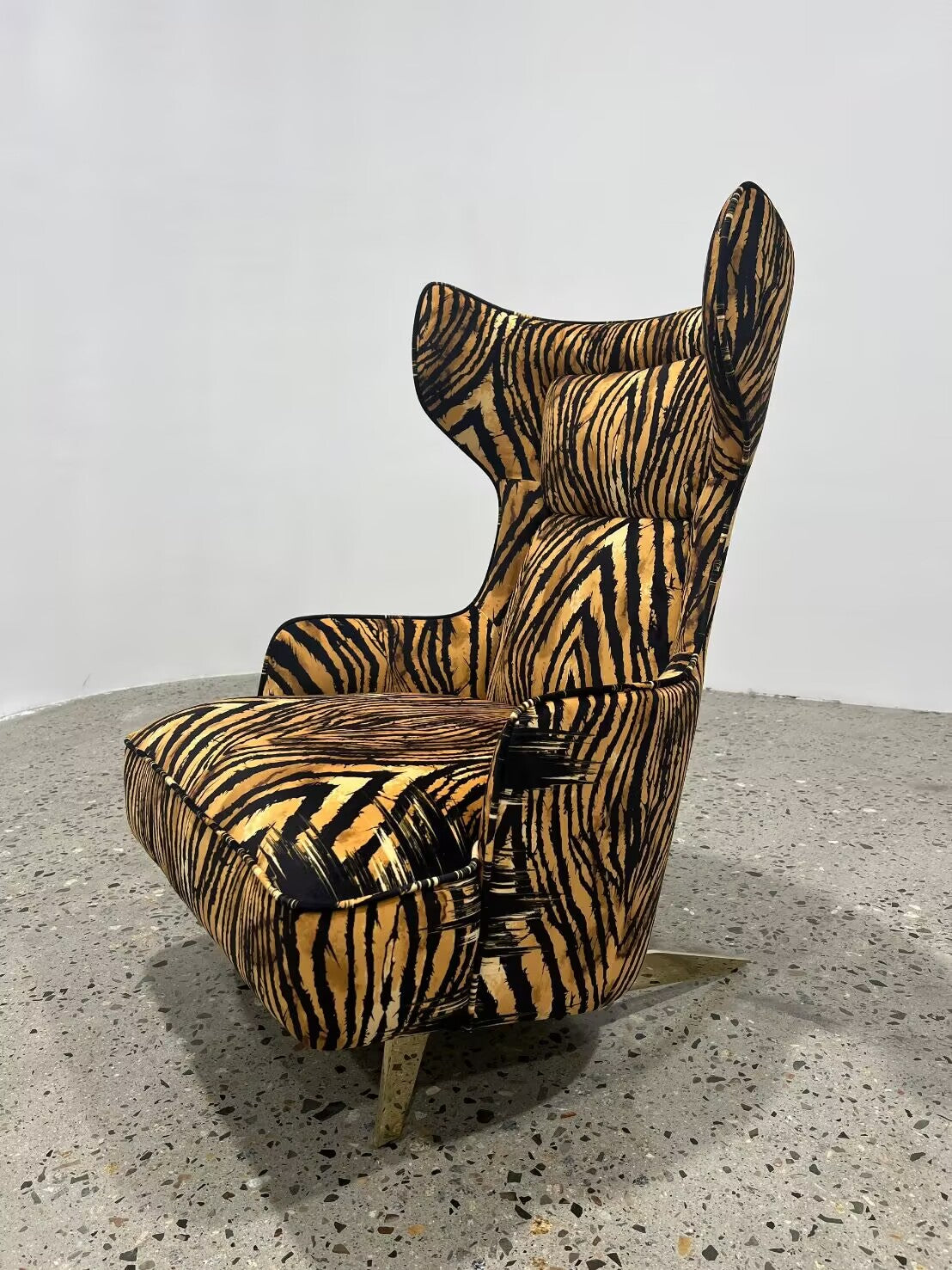 Guam Modern Creativity Stainless Steel Living Room Fabric Sofa Chair