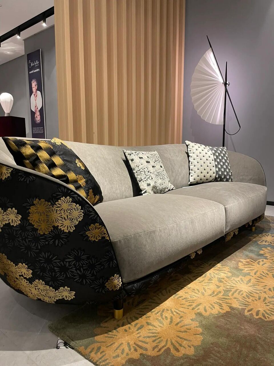 Hyago Living Room Creativity Solid Wood Fabric Embroidery Sofa