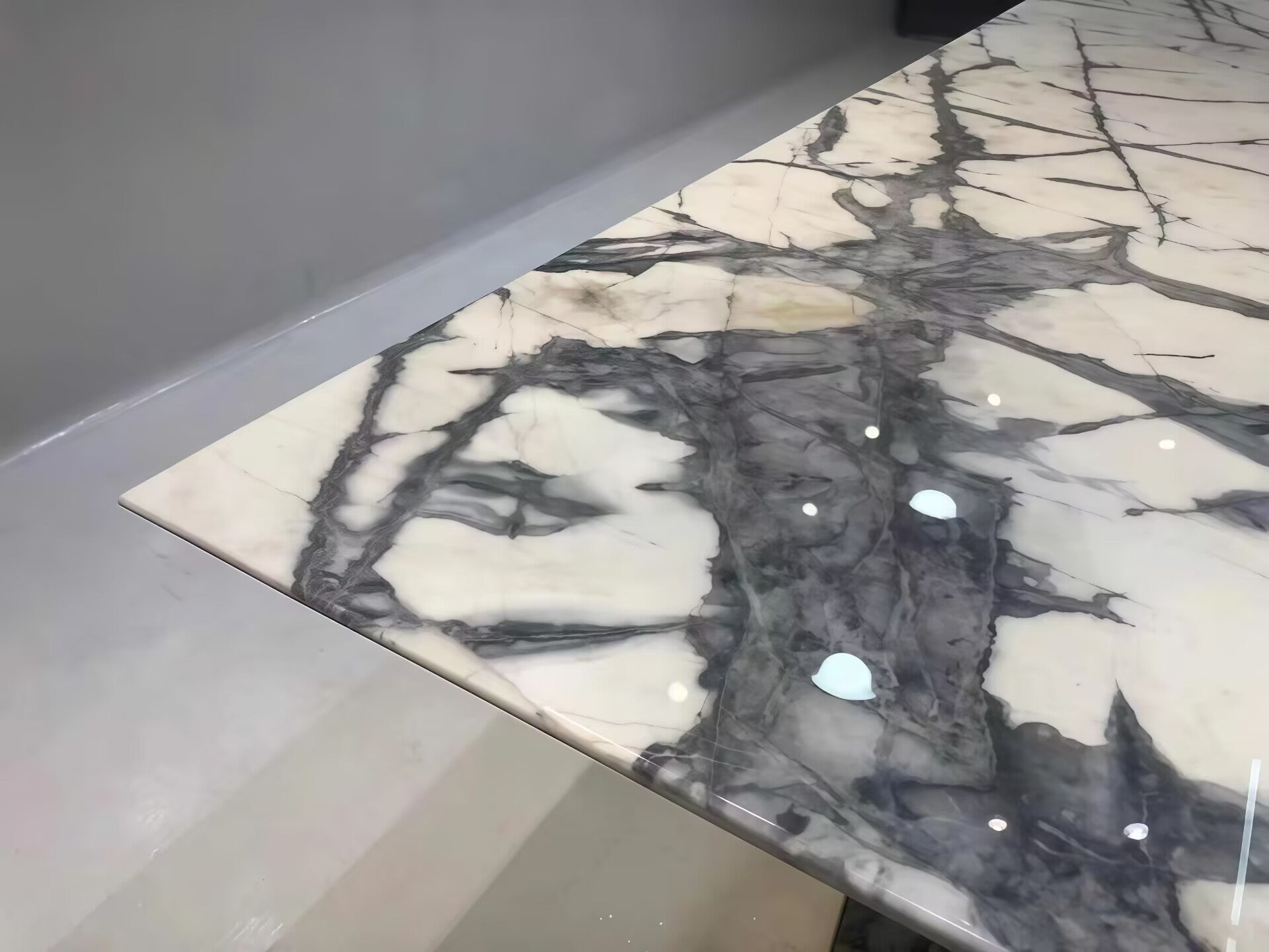 Kerwan Italian Designer Creative Marble High End Metal Dining Table