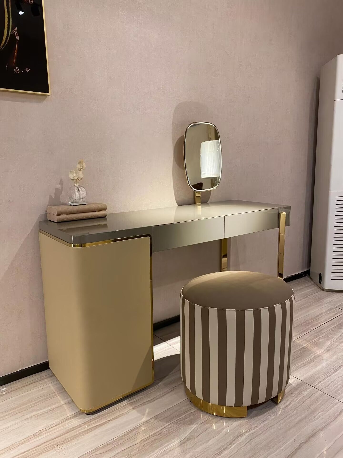 Lcon Lady Art Stainless Steel Minimalism Solid Wood Dressing Table
