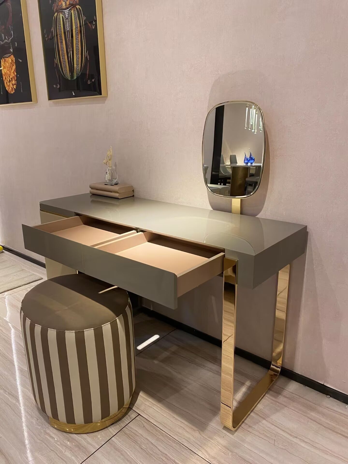 Lcon Lady Art Stainless Steel Minimalism Solid Wood Dressing Table