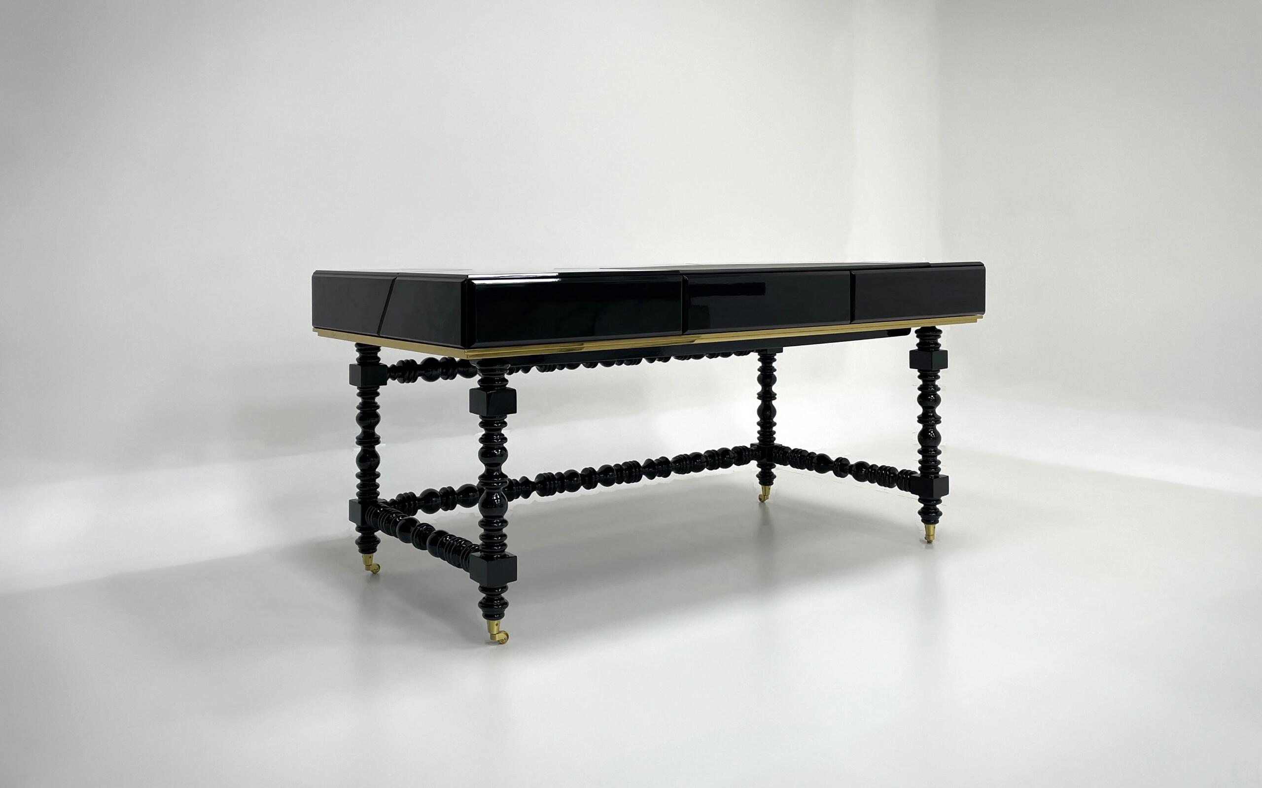 Manu Writing Luxurious Solid Wood Engraving Black Office Desk