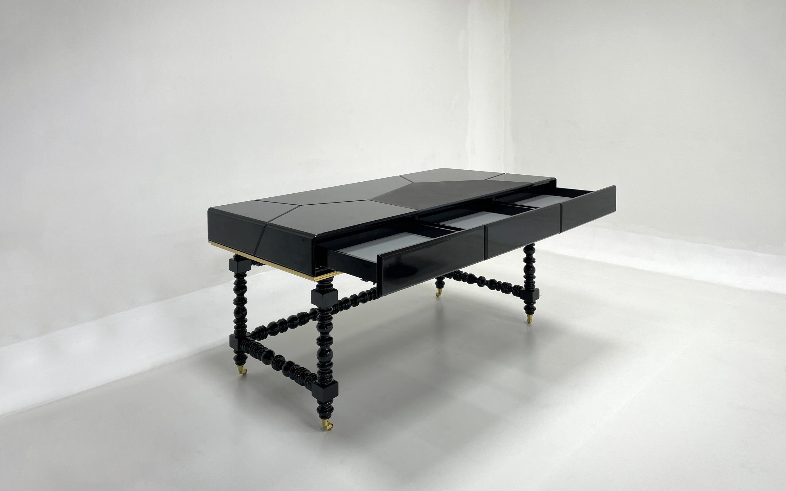 Manu Writing Luxurious Solid Wood Engraving Black Office Desk