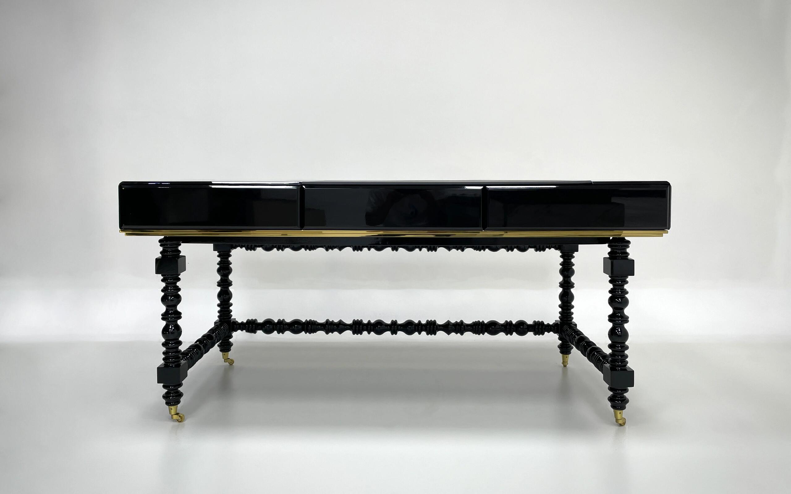 Manu Writing Luxurious Solid Wood Engraving Black Office Desk