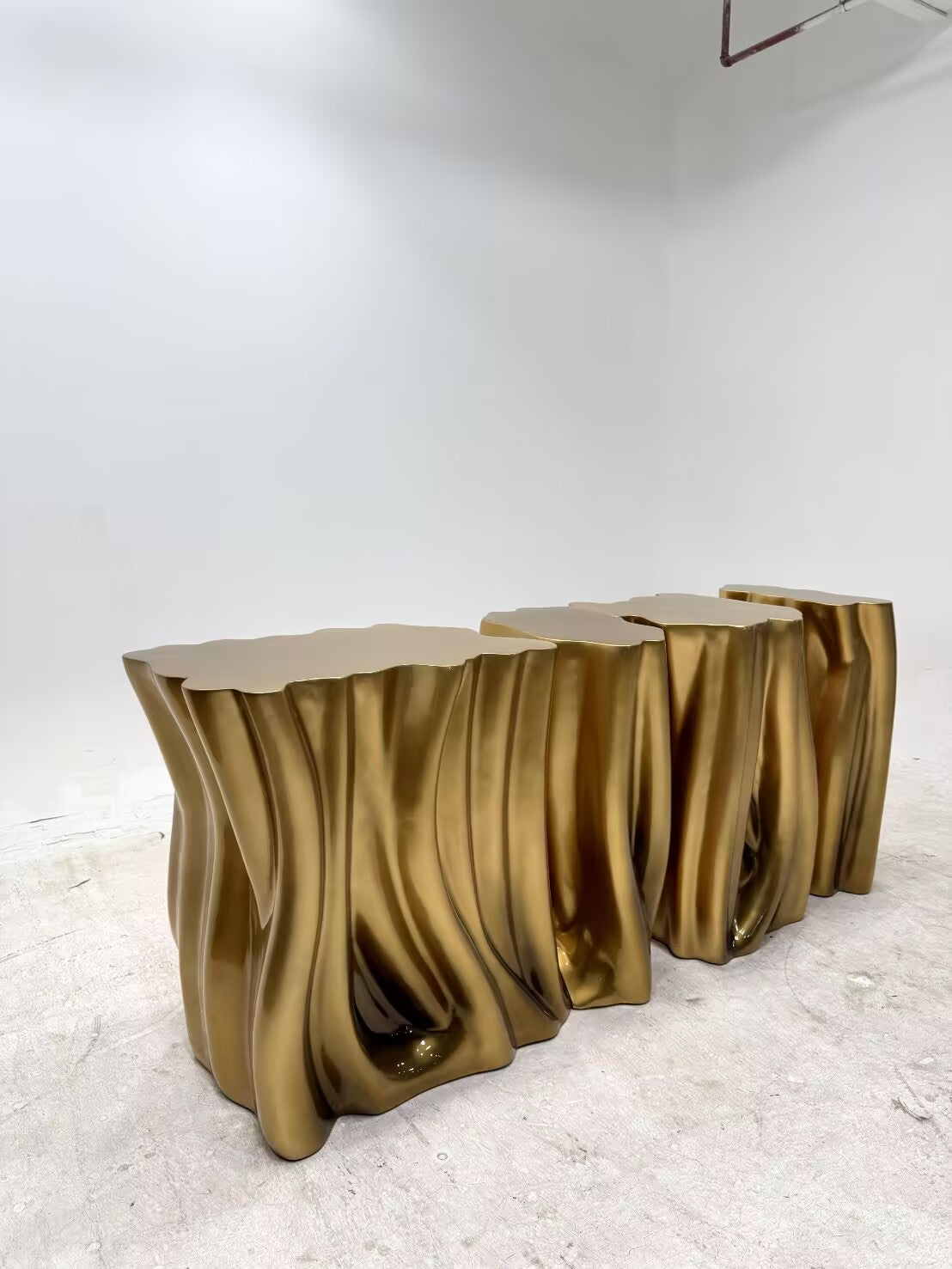 MONOCHROME GOLD  High-end special-shaped fiberglass consoles