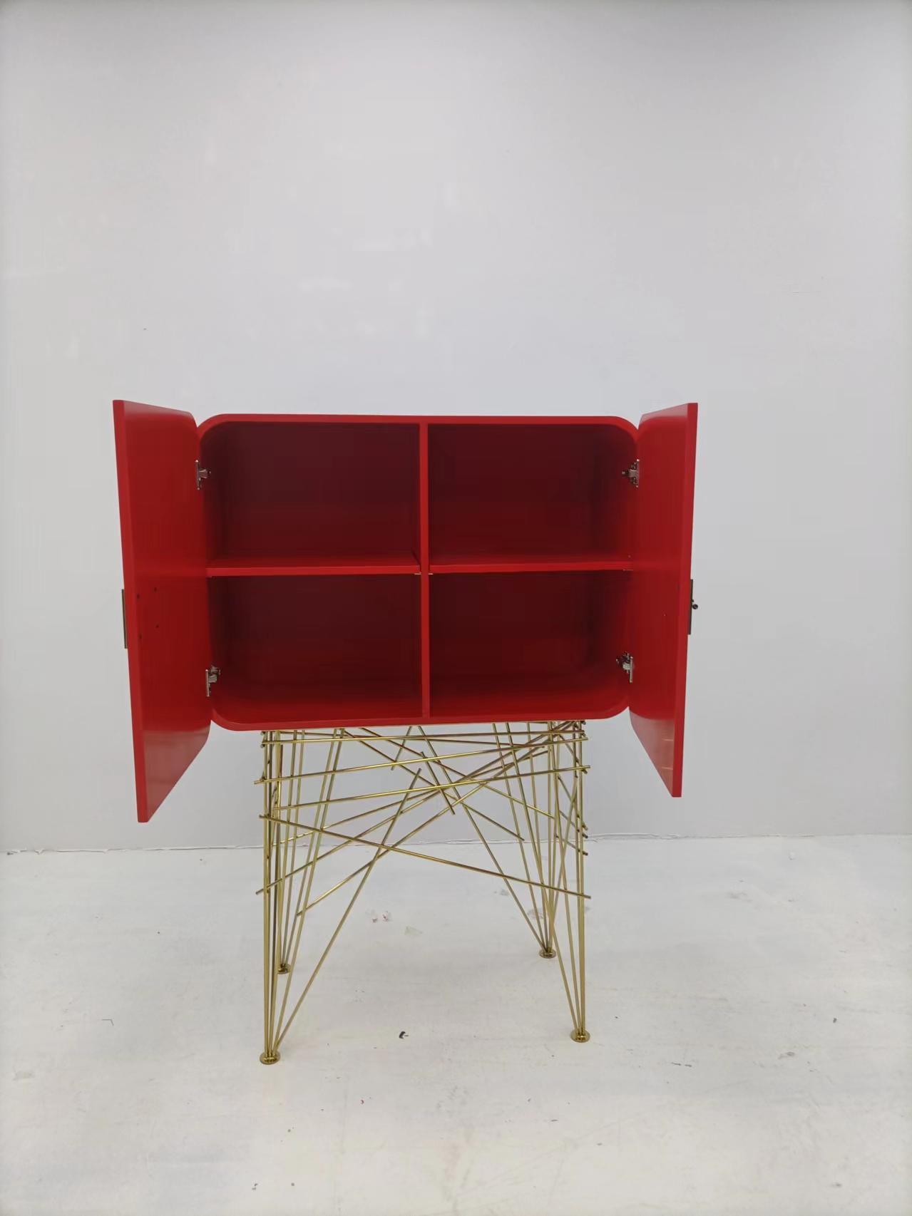 Mai Tai Upscale Creativity Stainless Steel Solid Wood Wine Cabinet