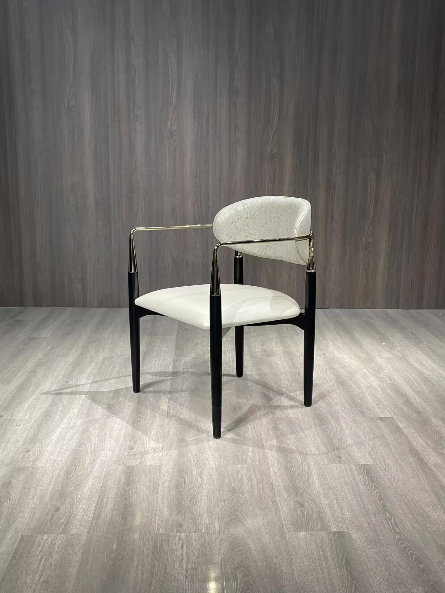 Nahéma High-End Solid Wood Luxurious Fabric Dining Chair