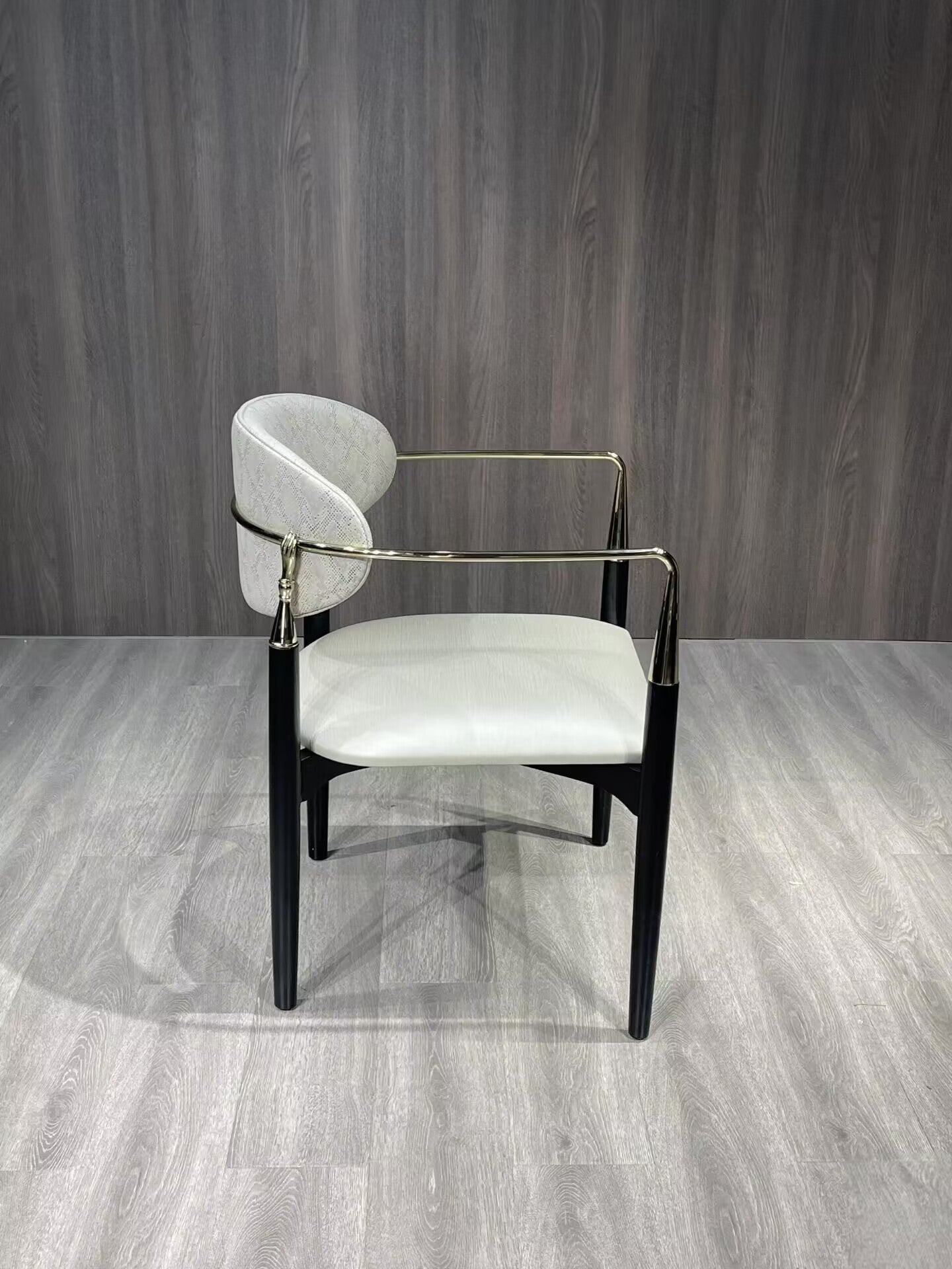 Nahéma High-End Solid Wood Luxurious Fabric Dining Chair