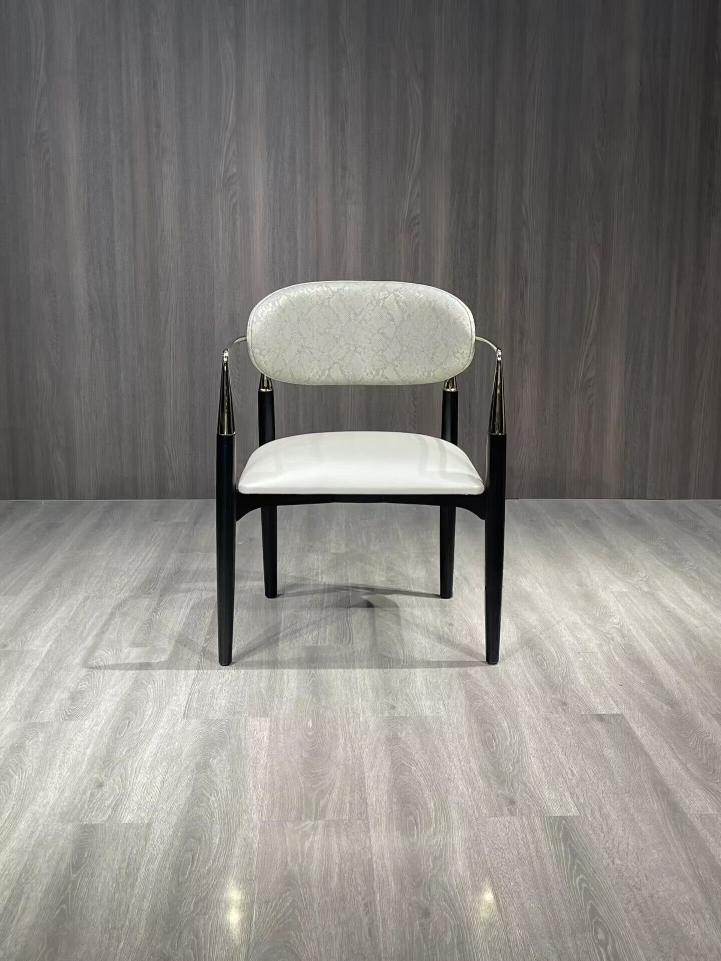 Nahéma High-End Solid Wood Luxurious Fabric Dining Chair