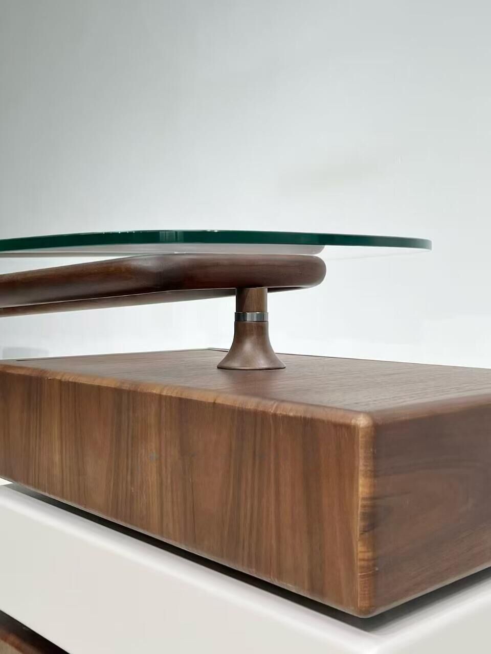 Omaggio Italian Artistic Minimalism Solid Wood Customize Glass Desk