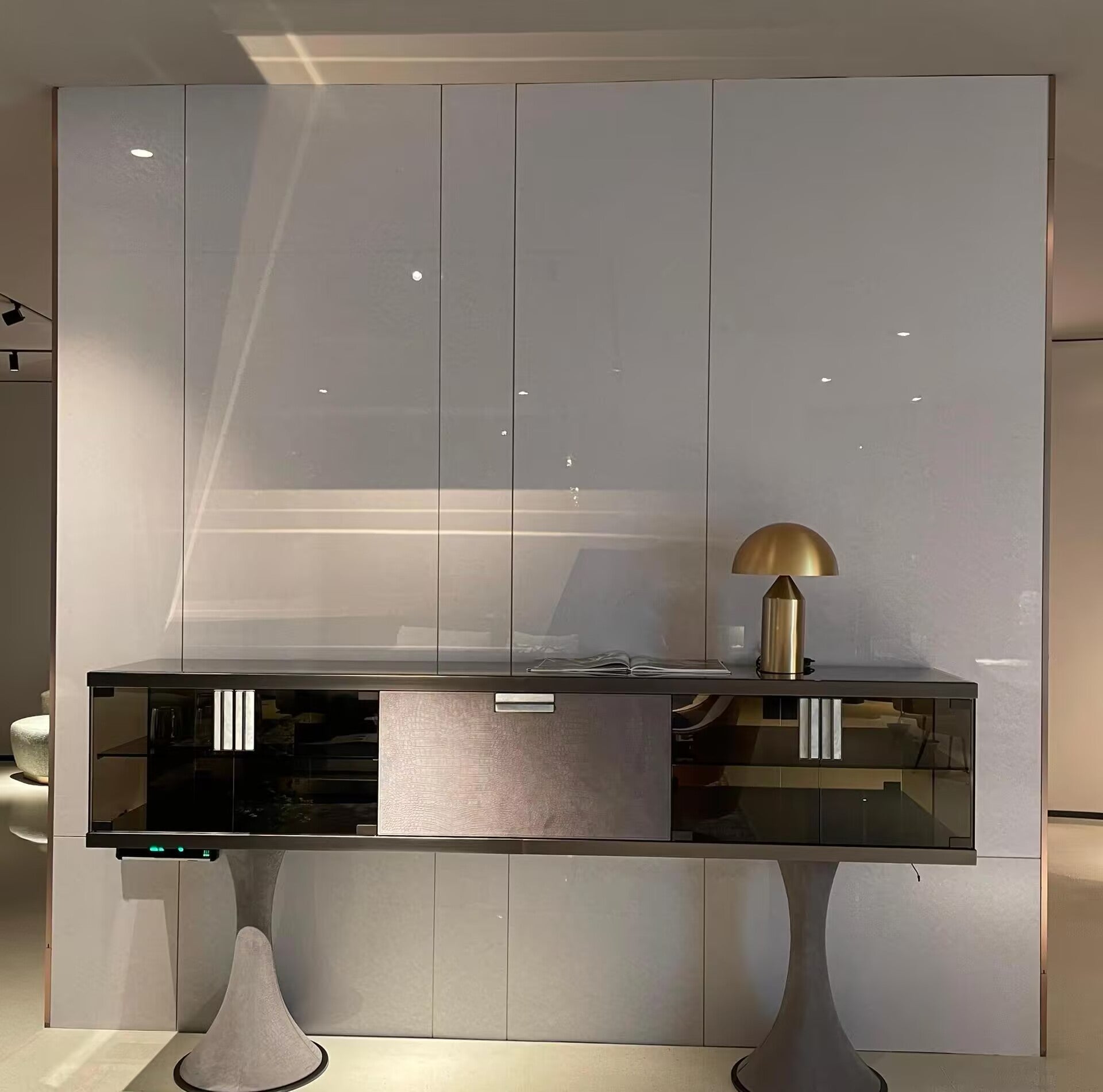 Oscar Modern Artistic Glass Minimalism Solid Wood Sideboard