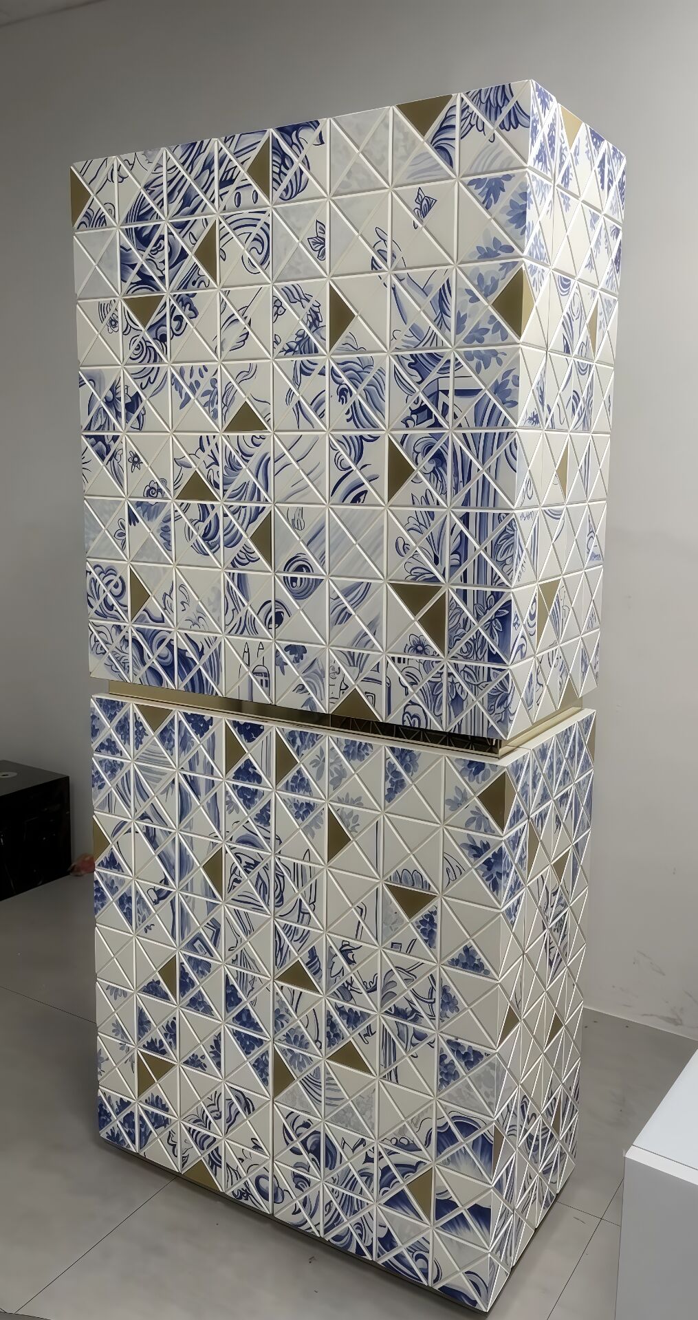 PIXEL II HERITAGE High-end solid wood painted wine cabinet