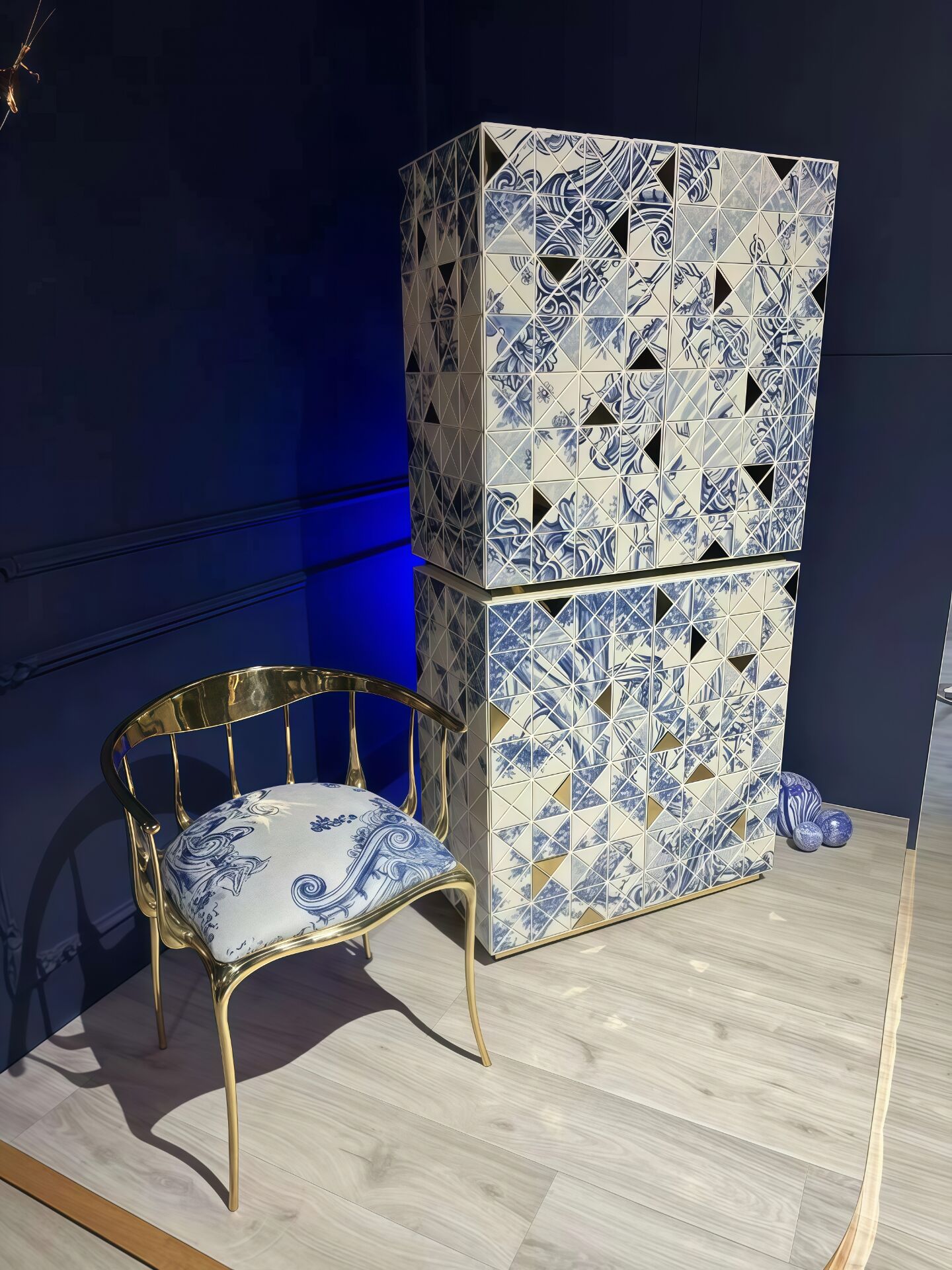 PIXEL II HERITAGE High-end solid wood painted wine cabinet