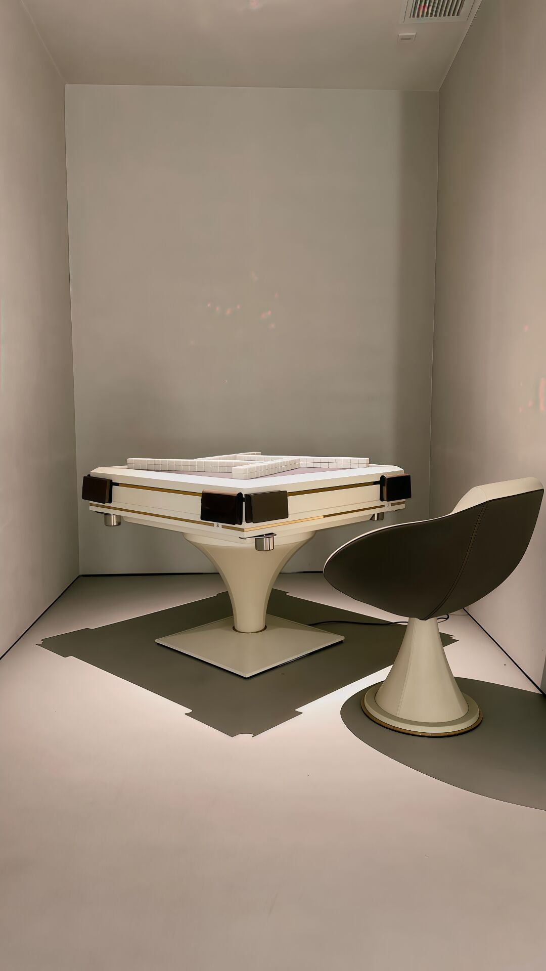 Posh Deluxe Italian Style Fully Automatic Intelligent High End Mahjong Machine