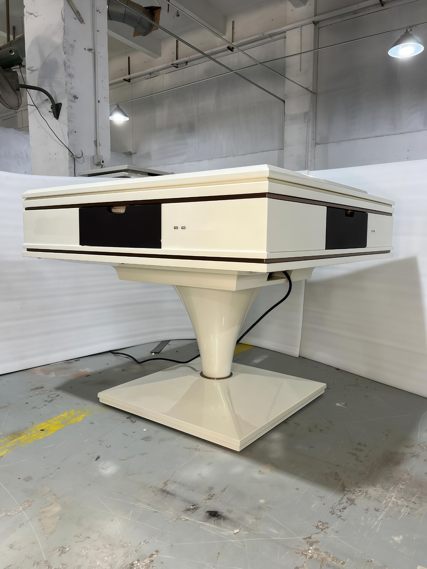 Posh Deluxe Italian Style Fully Automatic Intelligent High End Mahjong Machine