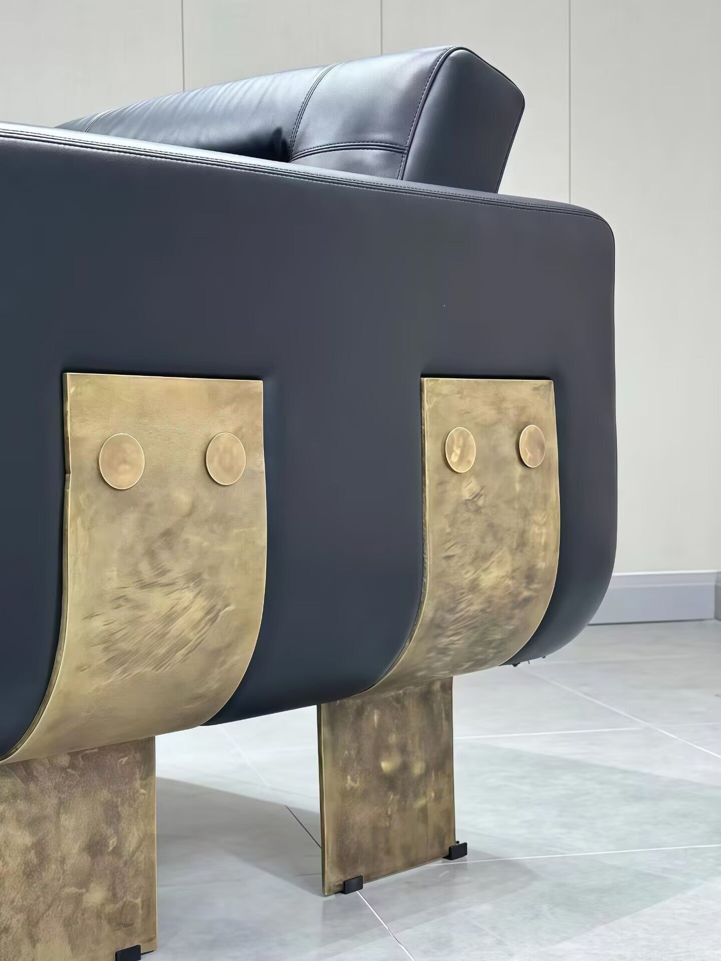 Primal High-End Stainless Steel Art Genuine Leather Lounge Chair