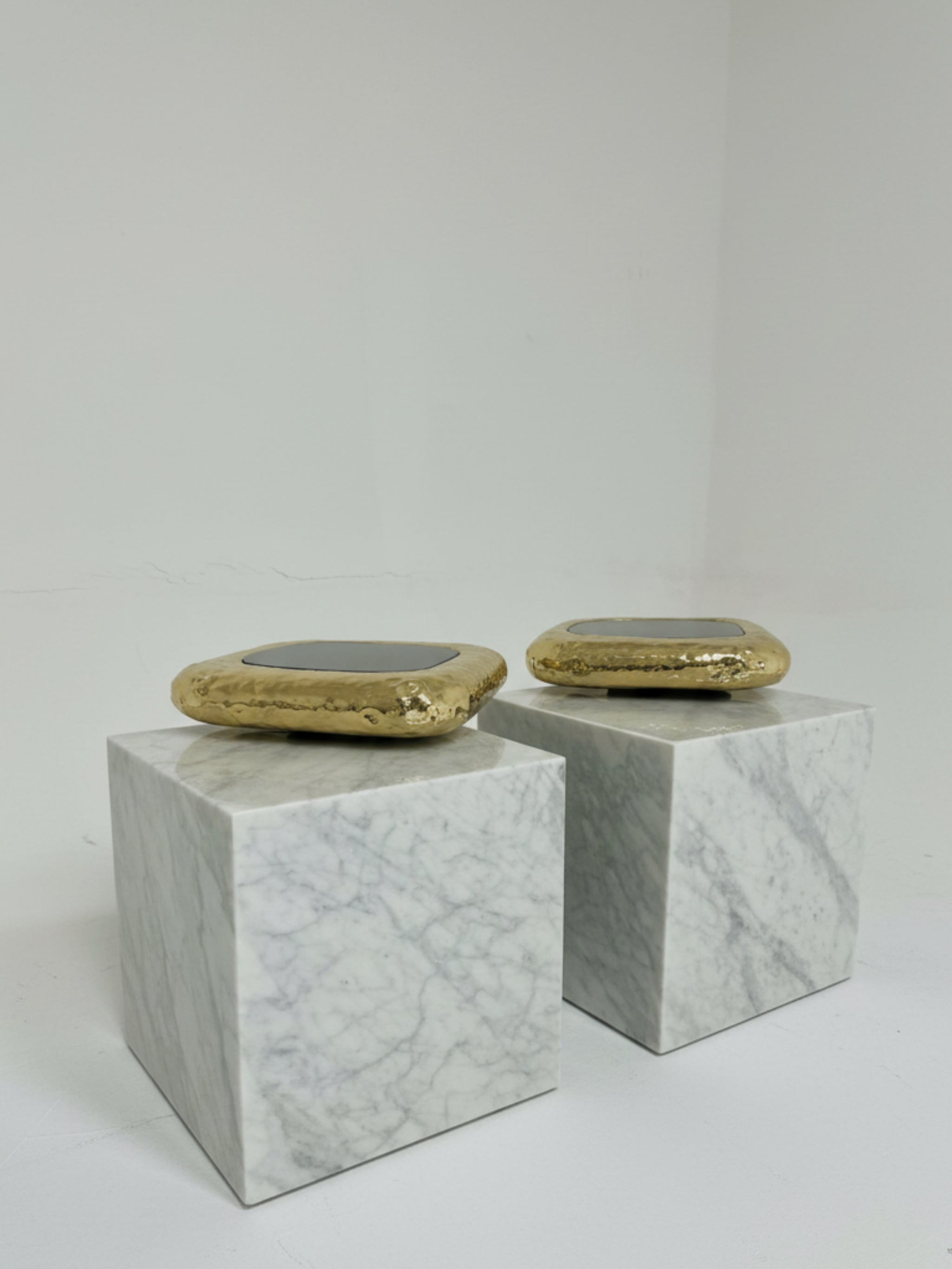 STONEHENGE SIDE  Light luxury art marble side table