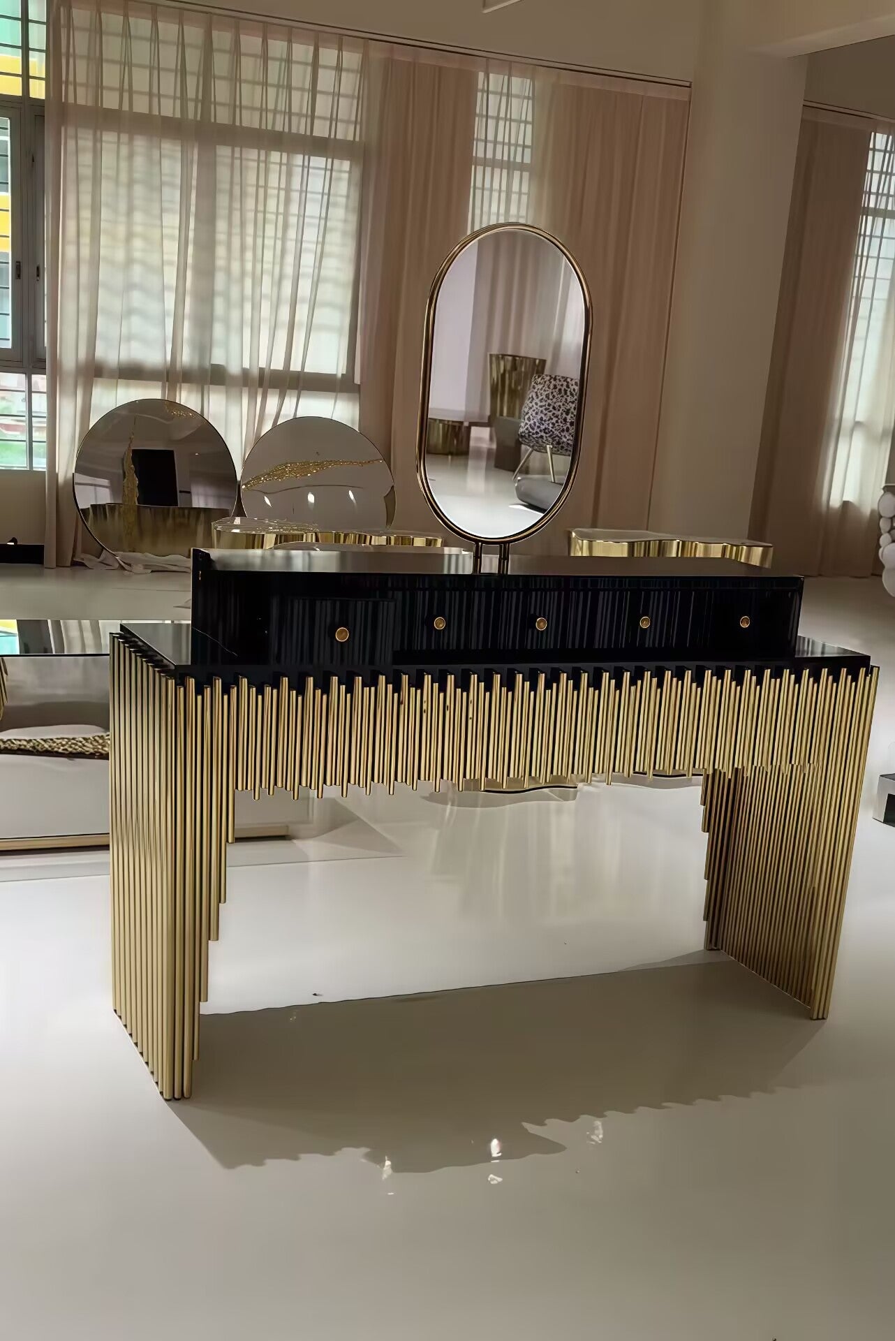 طاولة تزيين SYMPHONY VANITY لغرفة النوم، طاولة تزيين نحاسية فنية عالية الجودة ومبتكرة 