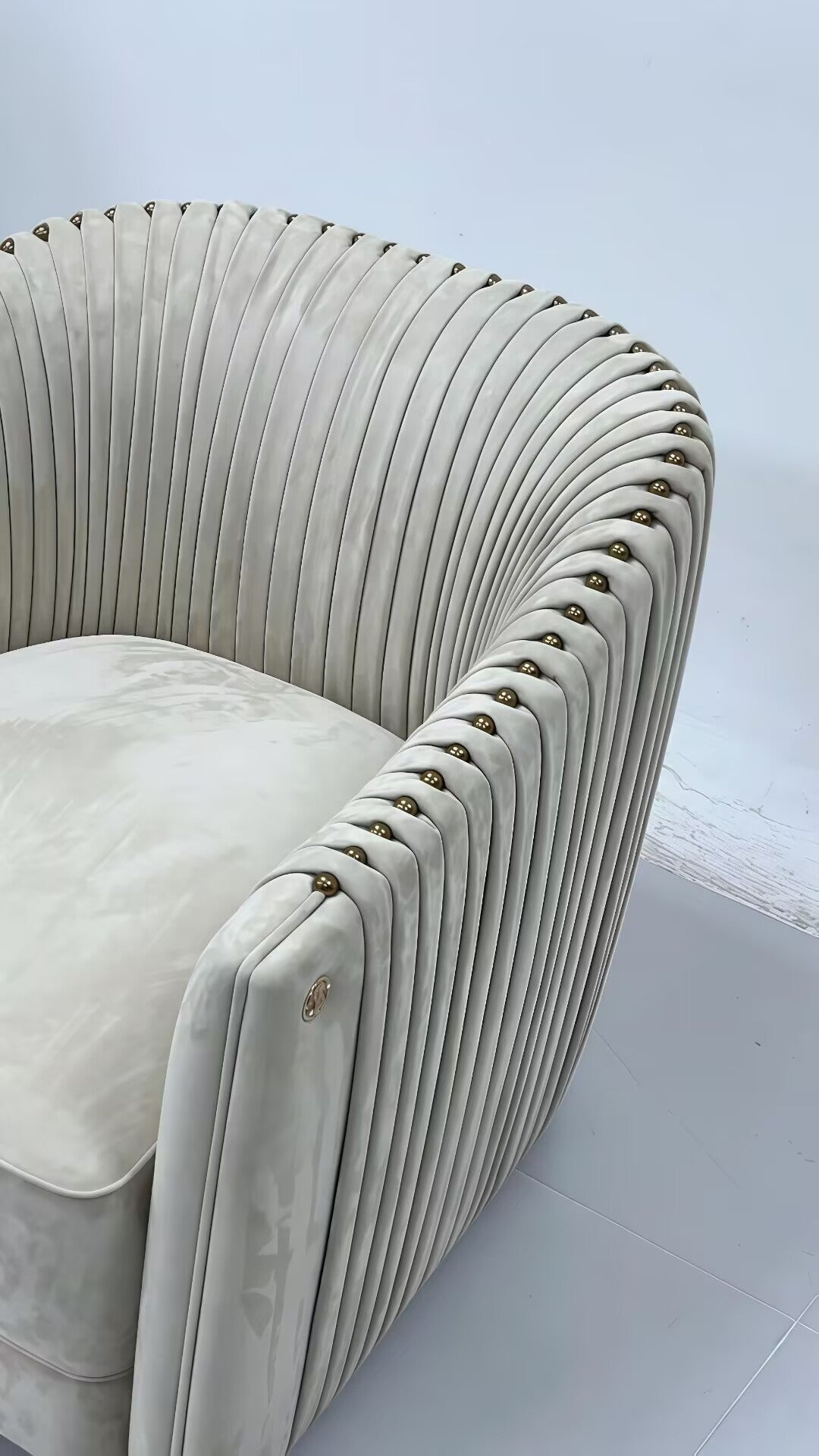 Sharpei Designer Living Room Creative Solid Wood Leather Sofa Chair