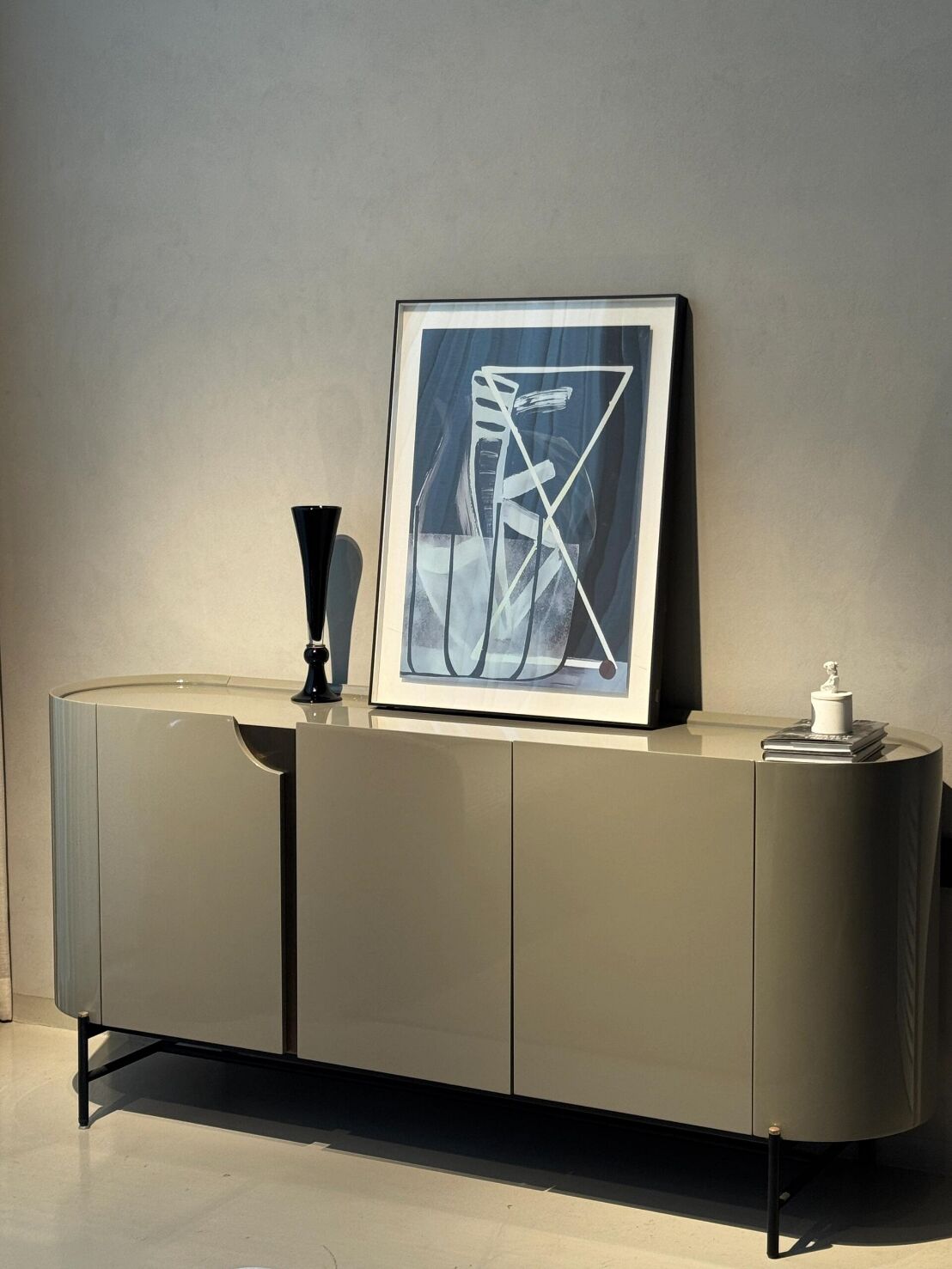Villa Living Room Unique Artistic Metal Simplicity Solid Wood Sideboard