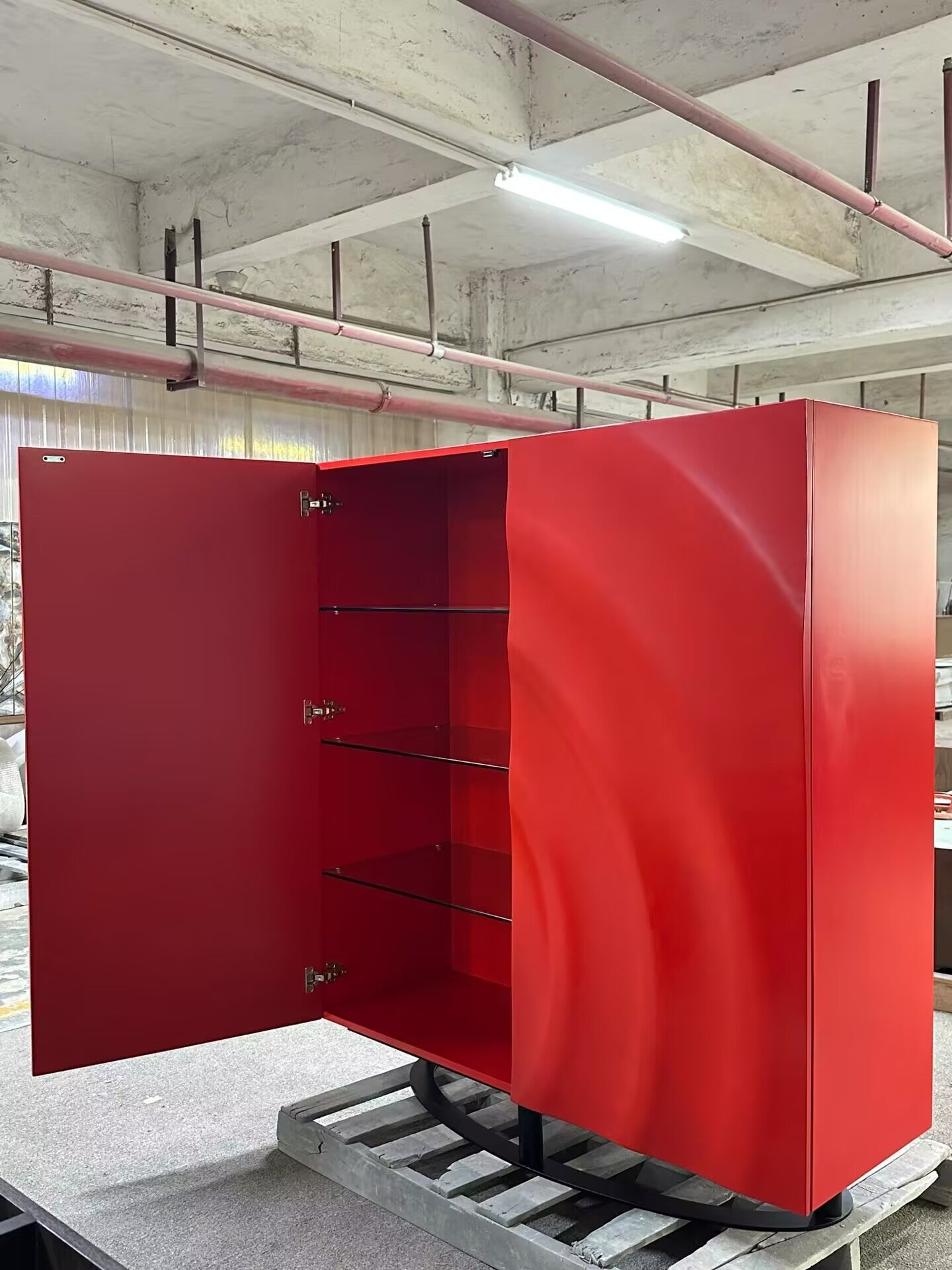 Speed Up Upscale Metal Teardrop Shape Solid Wood Sideboard