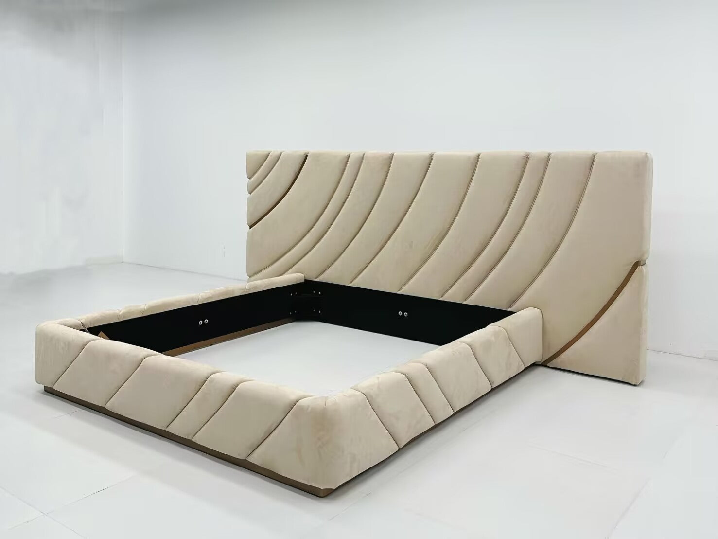 Ultrasound Modern Luxury Minimalist Leather Wide Screen Bed
