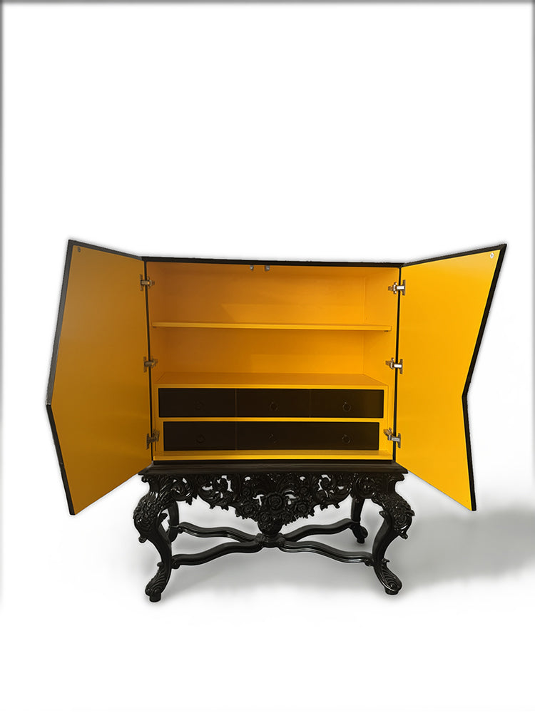 VICTORIA High-end solid wood carved wine cabinet