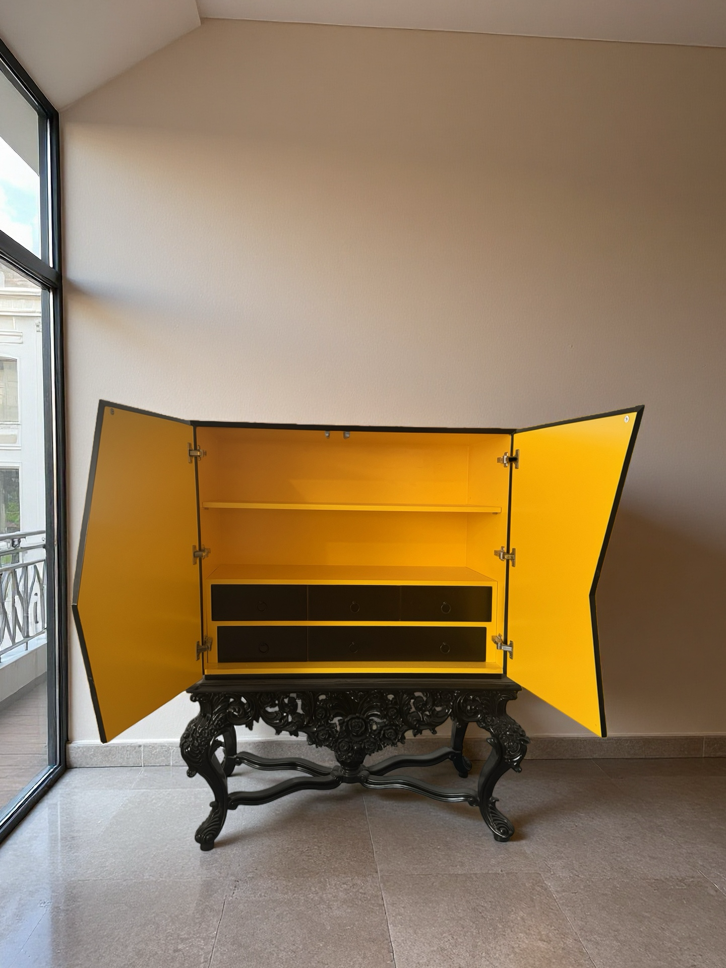 VICTORIA High-end solid wood carved wine cabinet