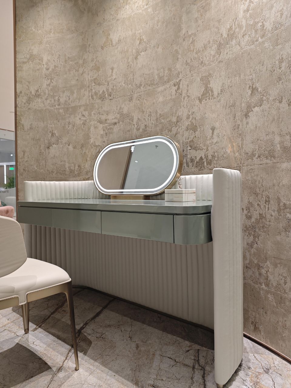 Walt Modern Luxury Solid Wood Artistic Custom Dressing Table