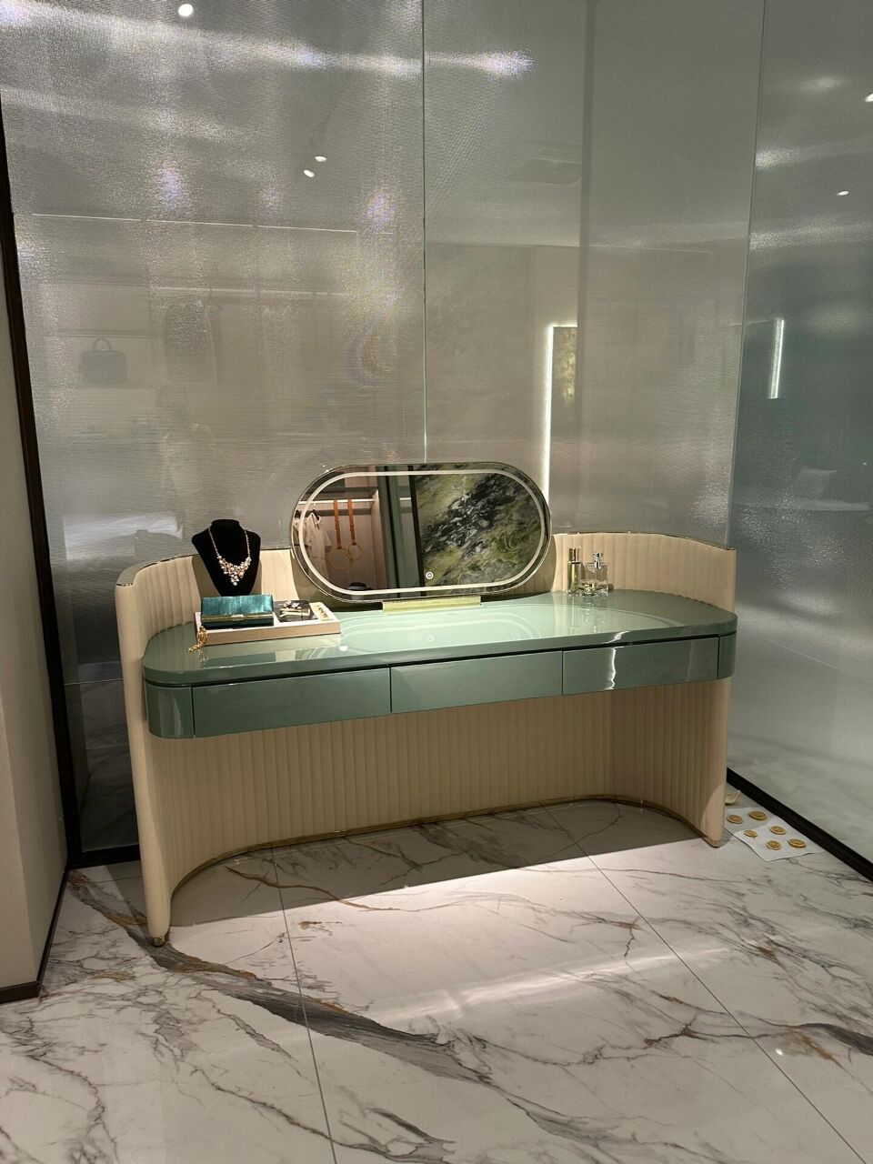 Walt Modern Luxury Solid Wood Artistic Custom Dressing Table