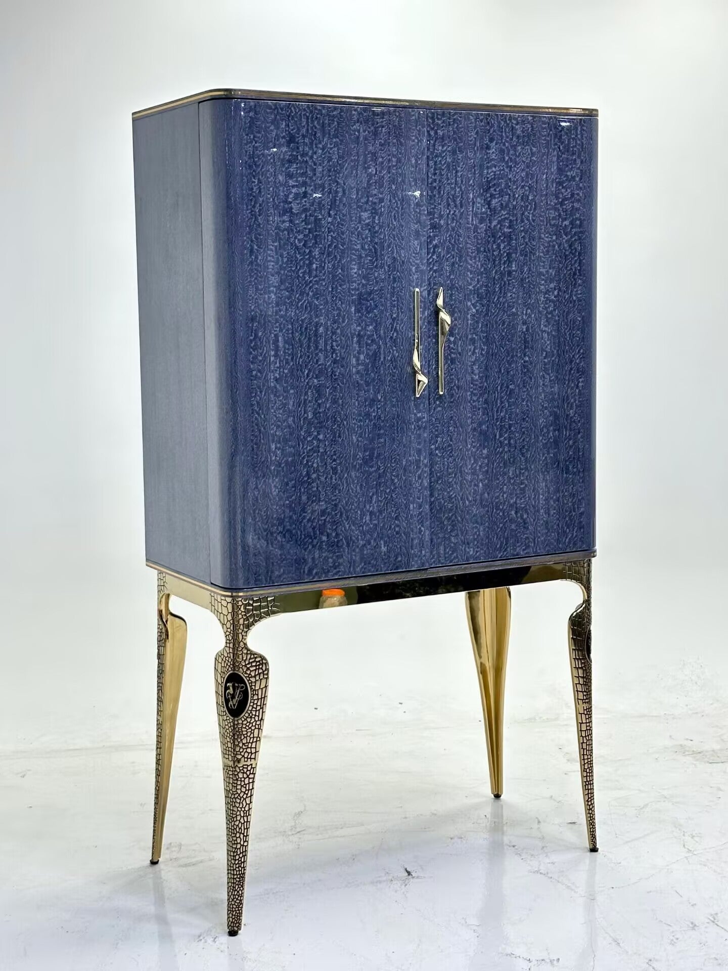 Living Room High-End Metal Simplicity Solid Wood Wine Cabinet