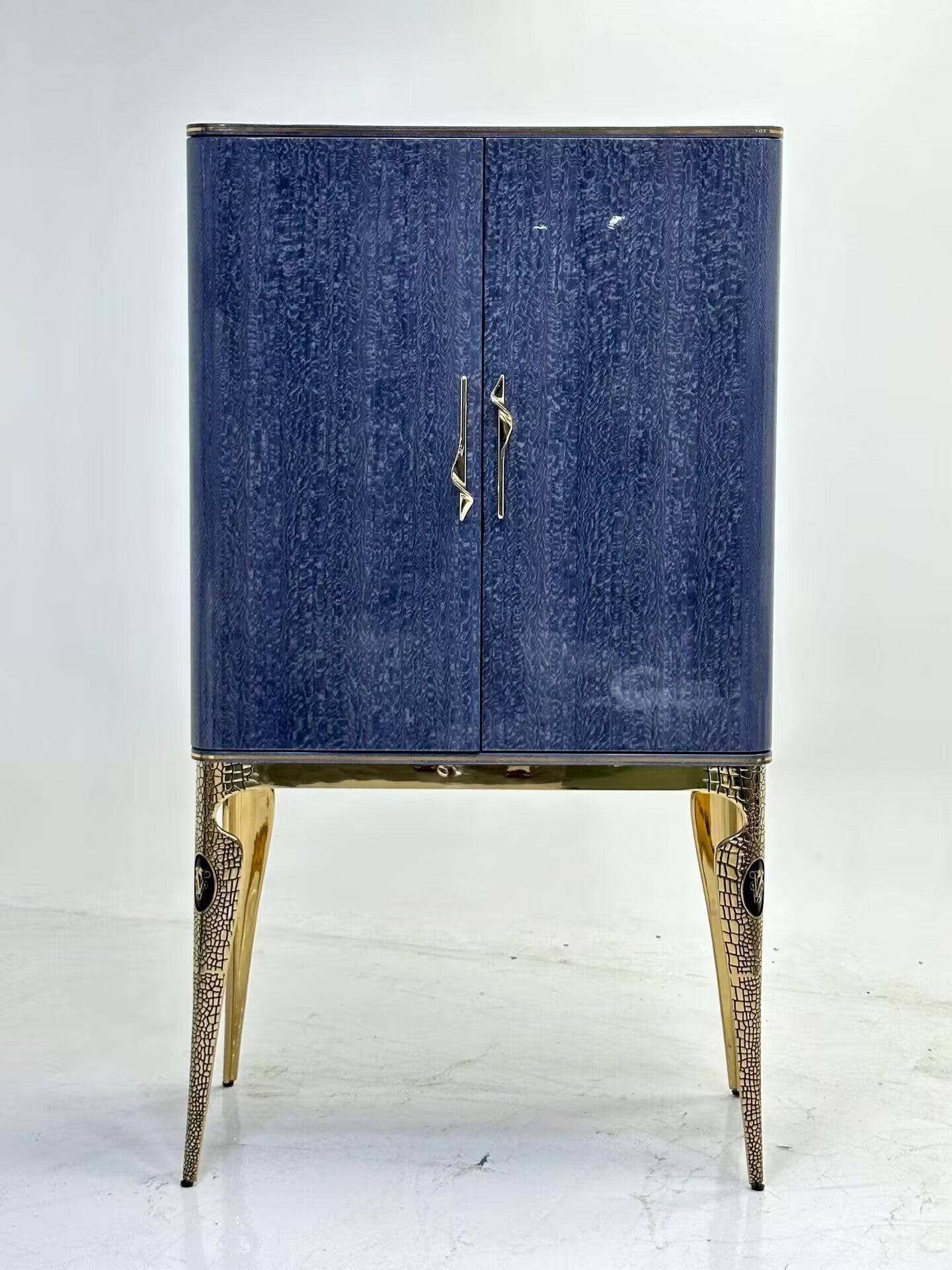 Living Room High-End Metal Simplicity Solid Wood Wine Cabinet