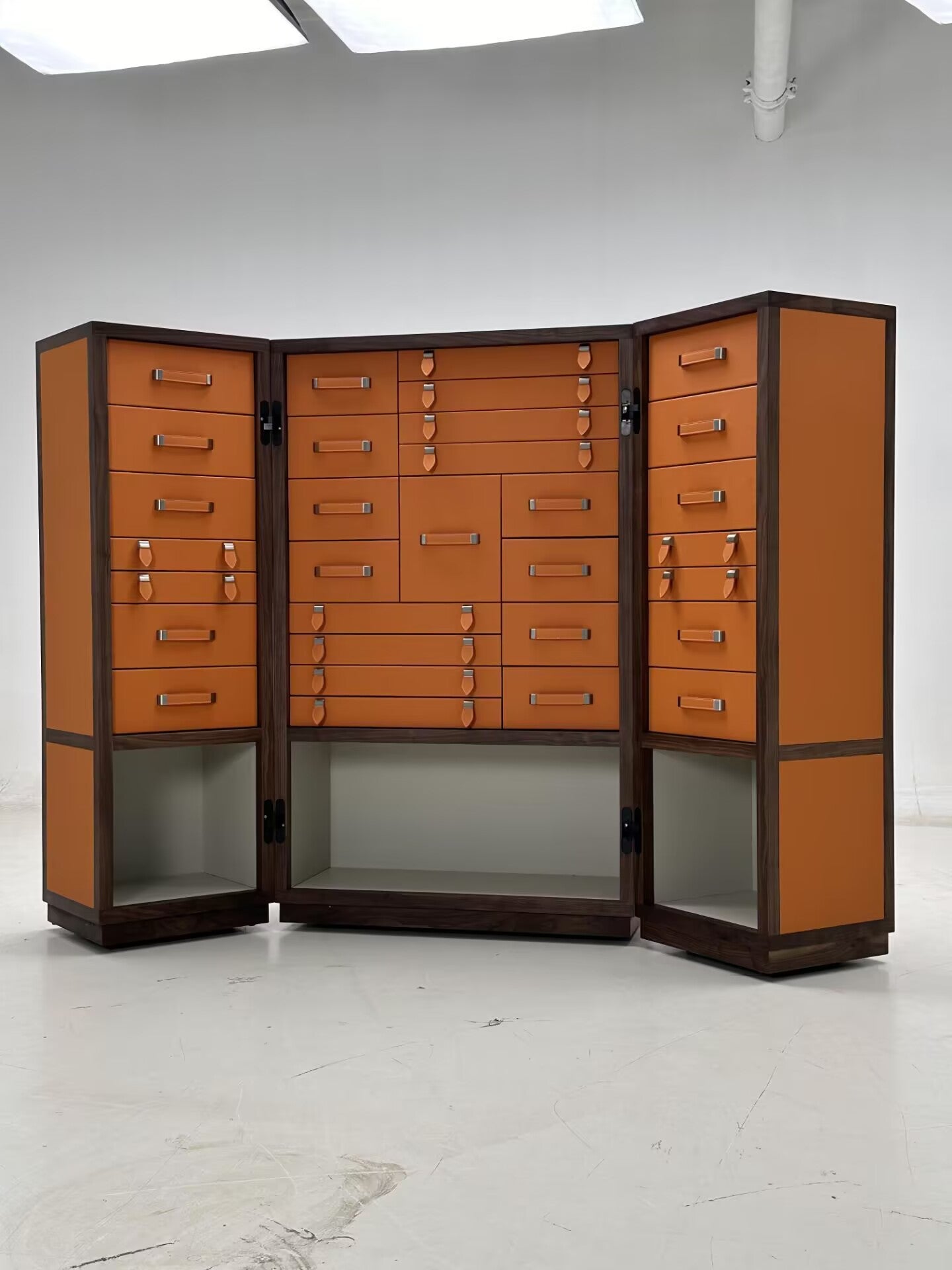 Modern Minimalism Solid Wood Saddle Leather Customize Wine Cabinet