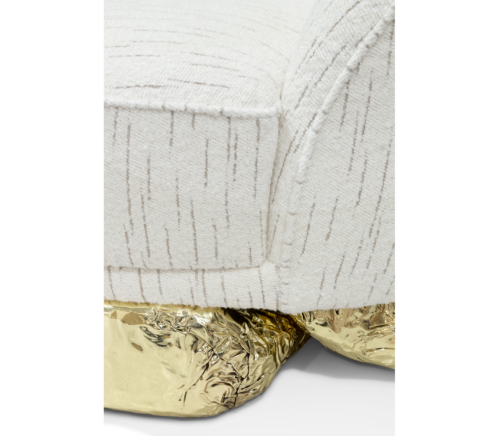 Luxurious Brass hammering technique angra armchair