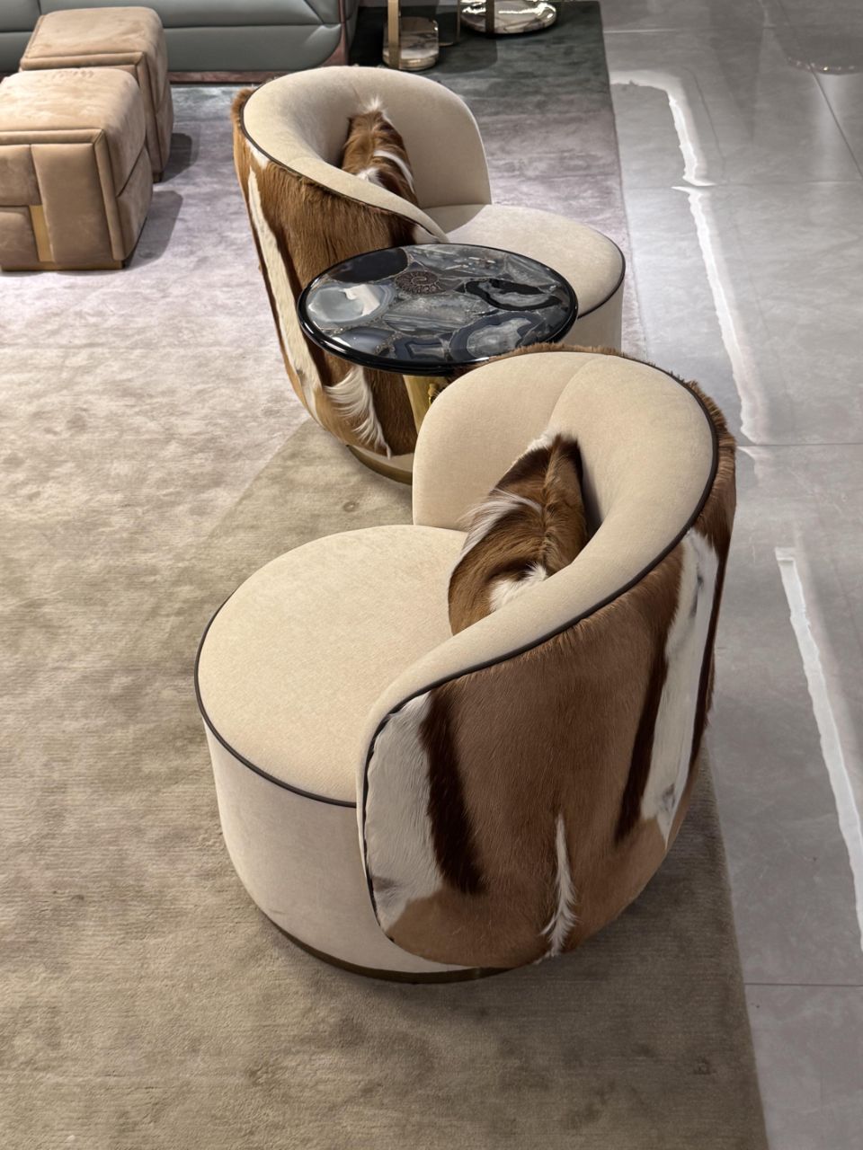 Annabelle Modern Luxurious Unique Creative Rotatable Sofa Chair