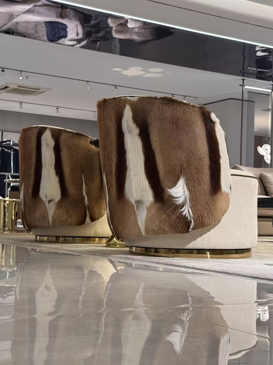 Annabelle Modern Luxurious Unique Creative Rotatable Sofa Chair