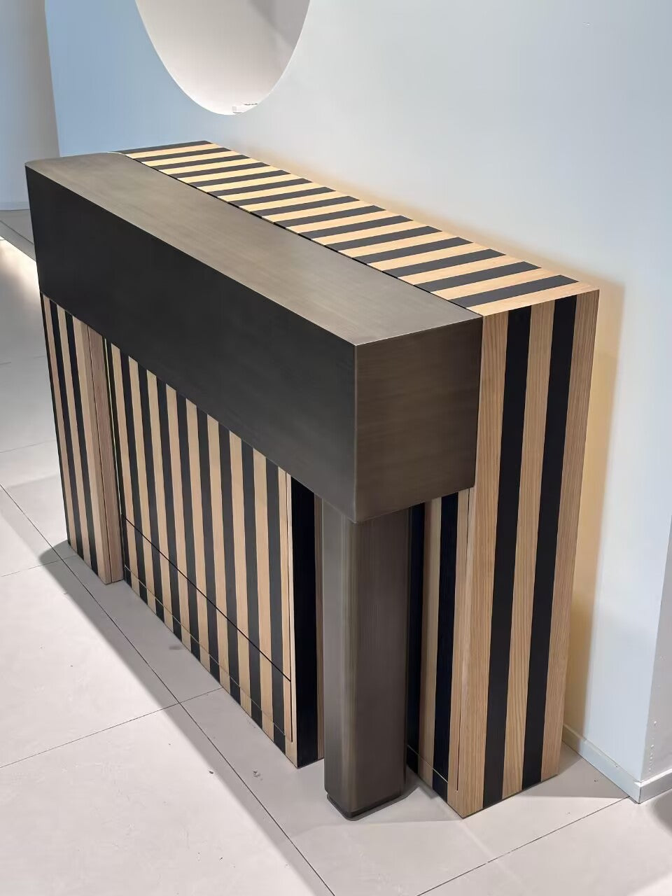 Aperitivo Luxurious High End Solid Wood Commission Bar Counter