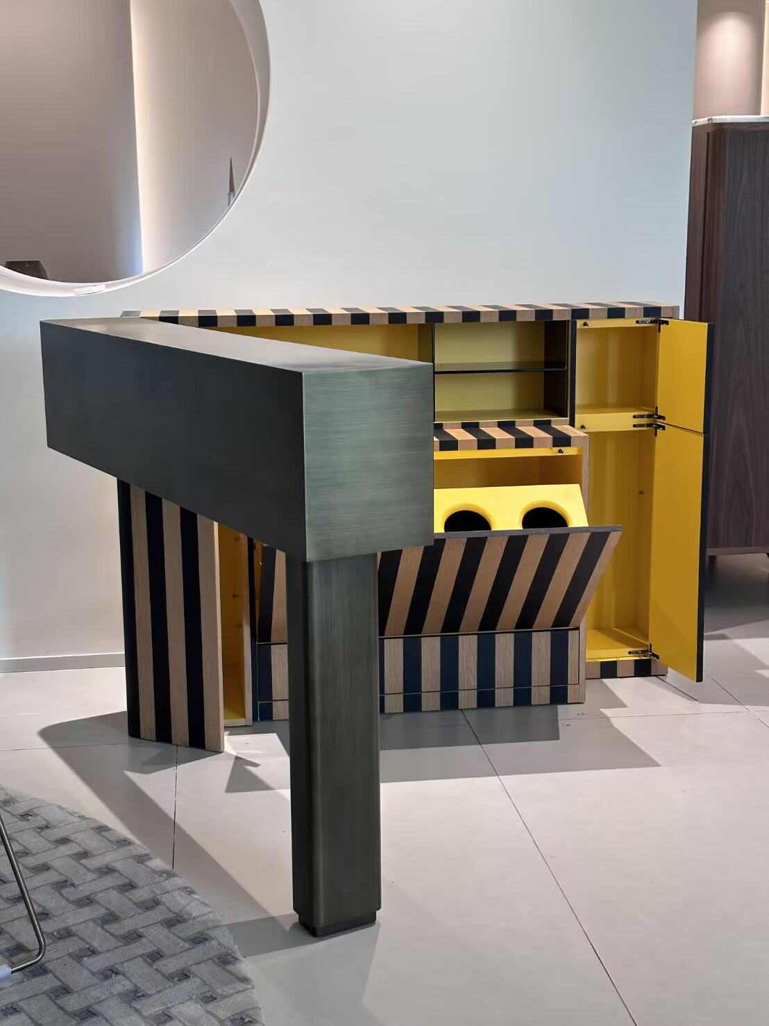 Aperitivo Luxurious High End Solid Wood Commission Bar Counter